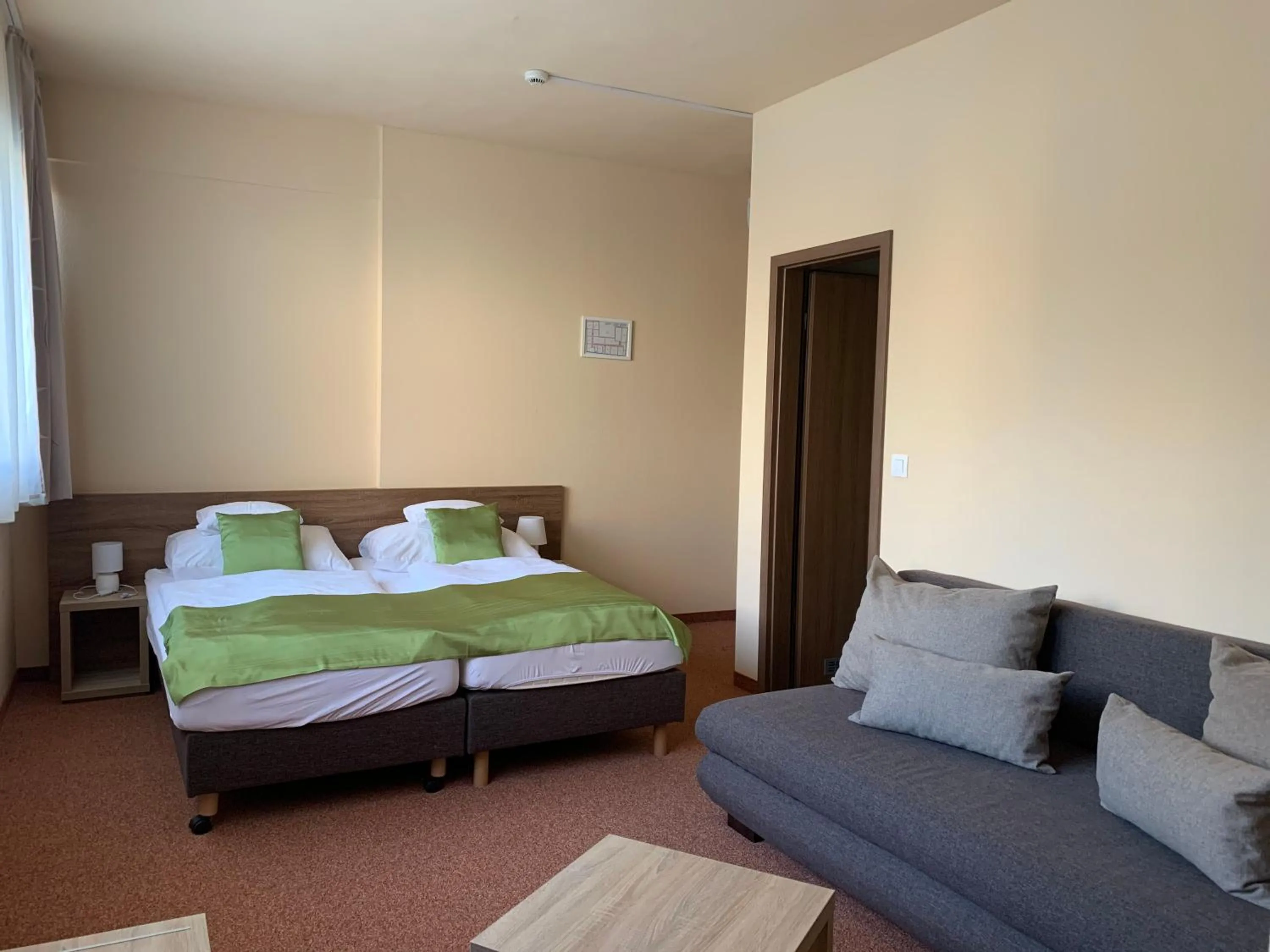 Photo of the whole room, Bed in Centrooms Eger