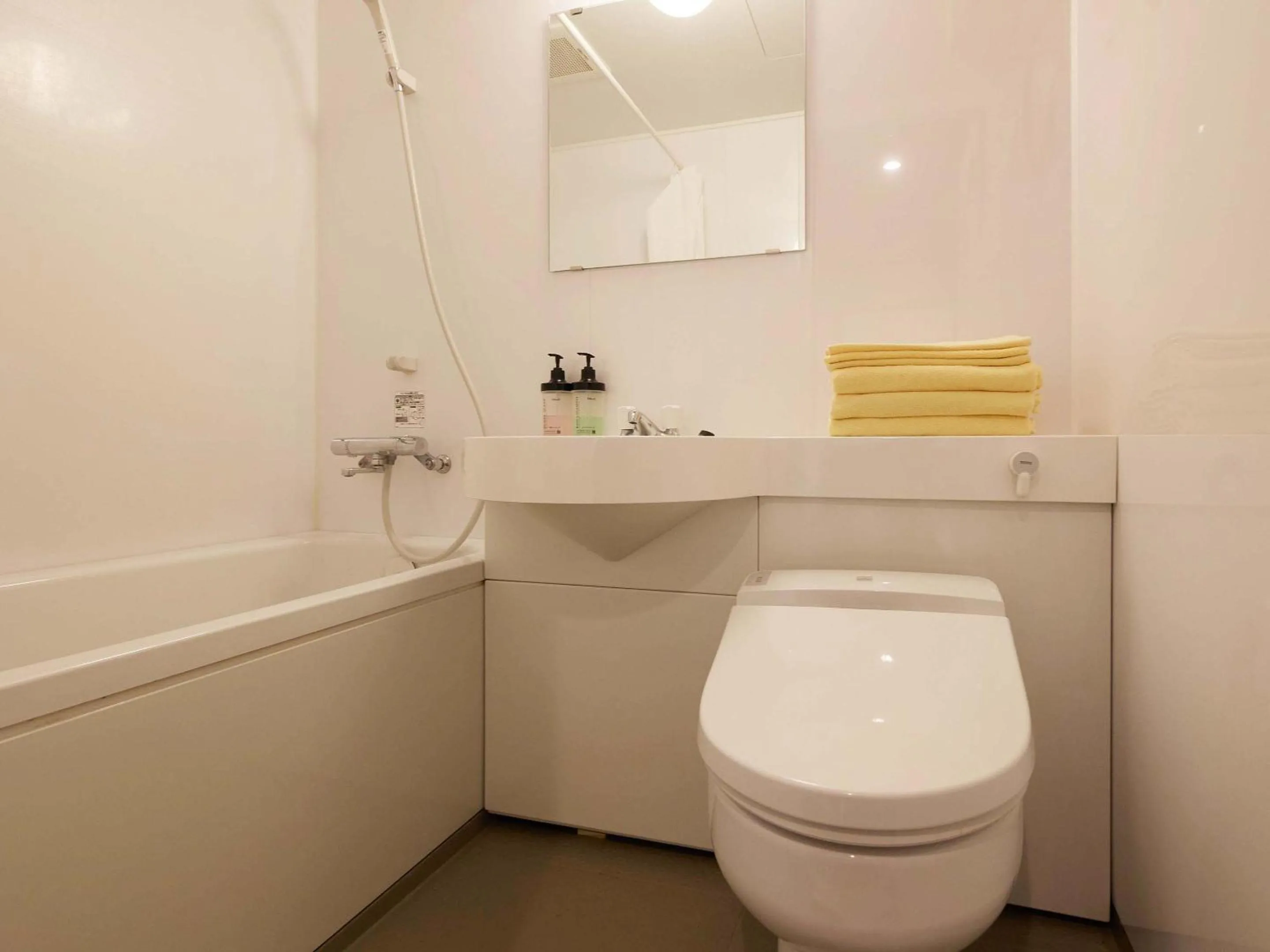 Toilet in Kumagaya Royal Hotel Suzuki