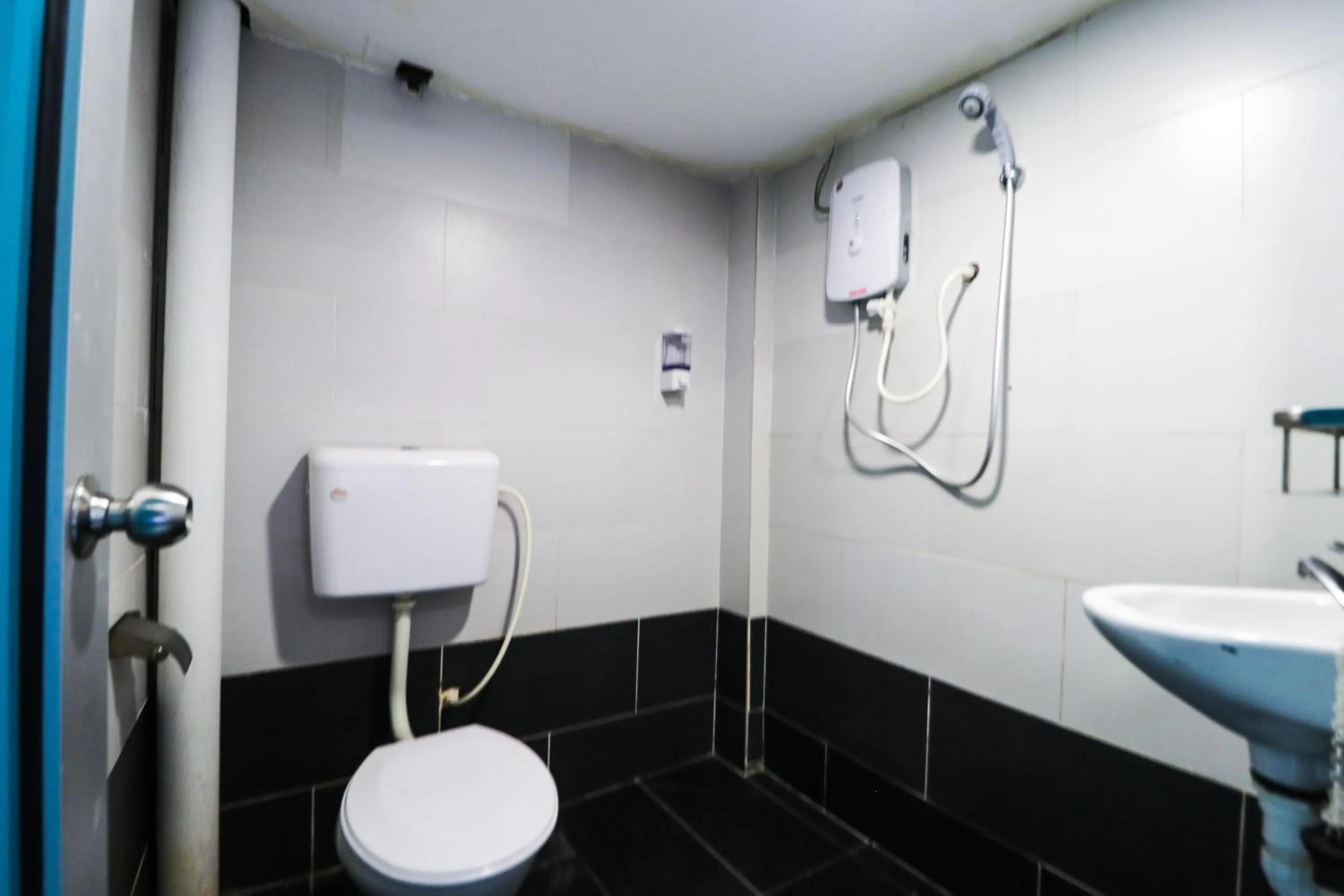 Bathroom in Uncle Guesthouse Kuala Terengganu