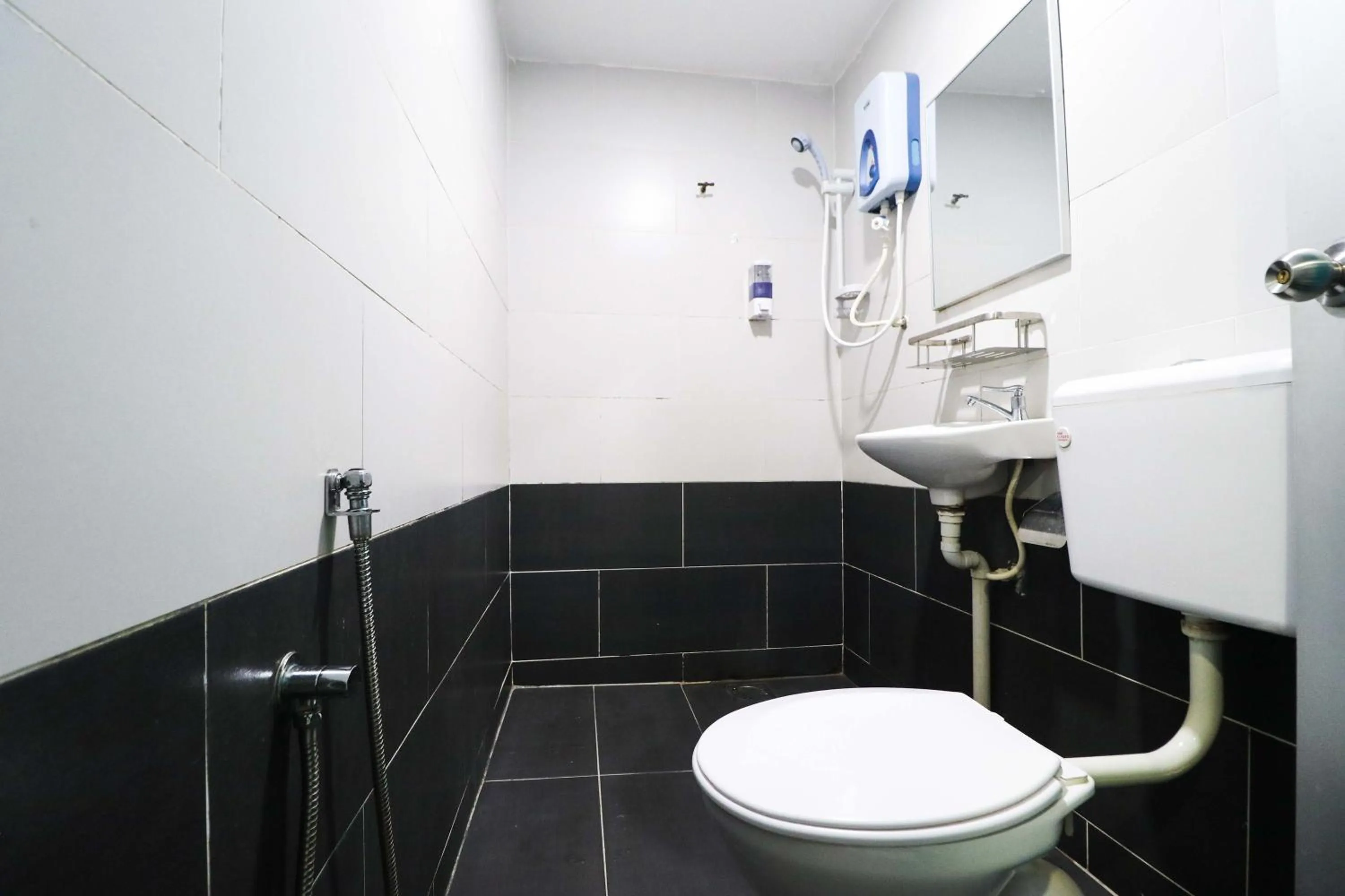 Bathroom in Uncle Guesthouse Kuala Terengganu