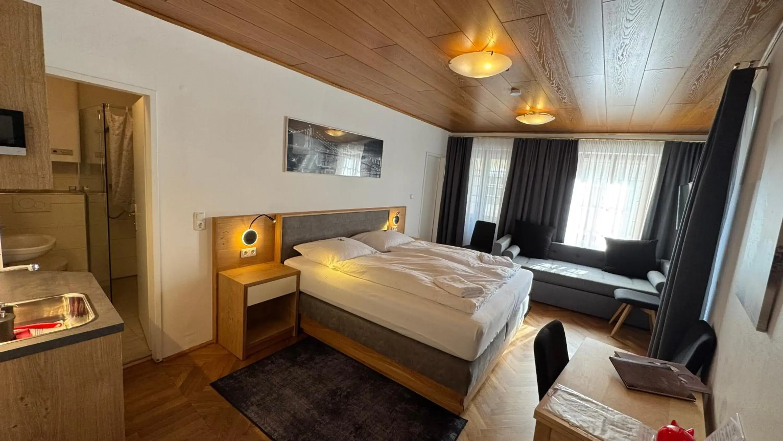 Family Room with Shower in Guesthouse Mozart - Apartment House Family Room with Shower in Guesthouse Mozart - Apartment House