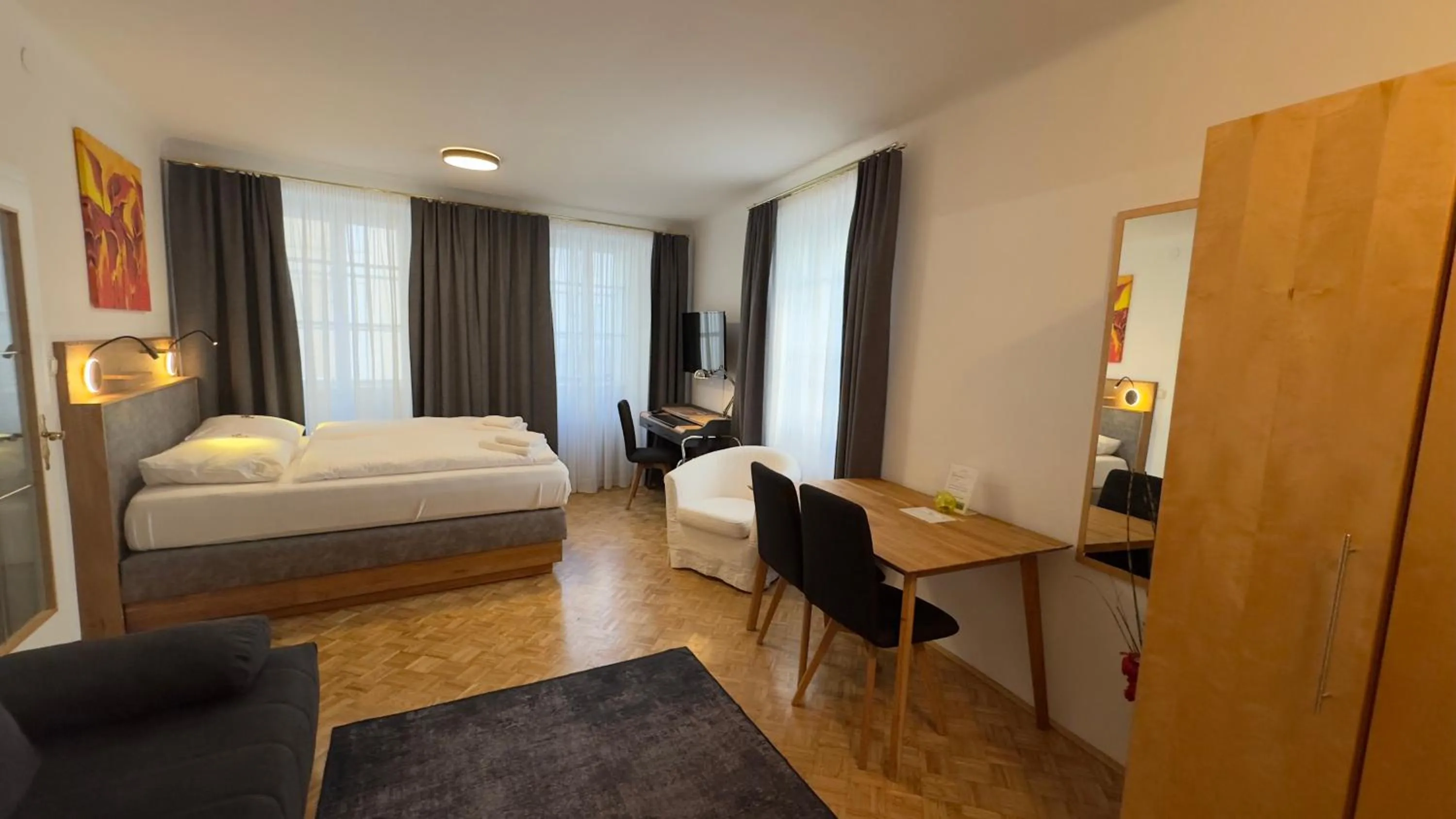 Triple Room with Bath in Guesthouse Mozart - Apartment House