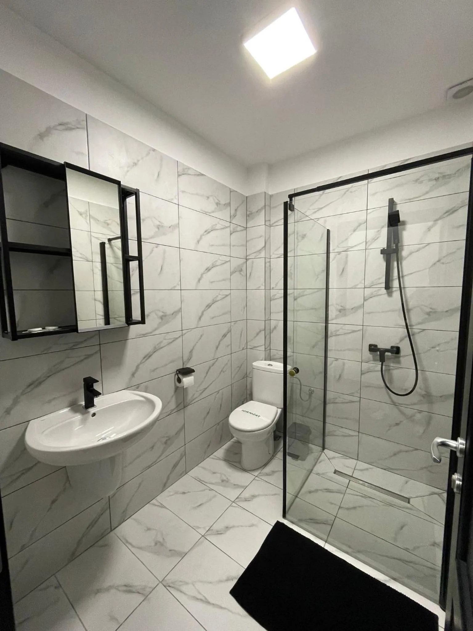 Shower in Hotel Rivoli