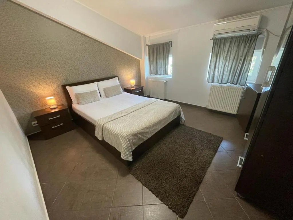 Toilet, Bed in Hotel Rivoli