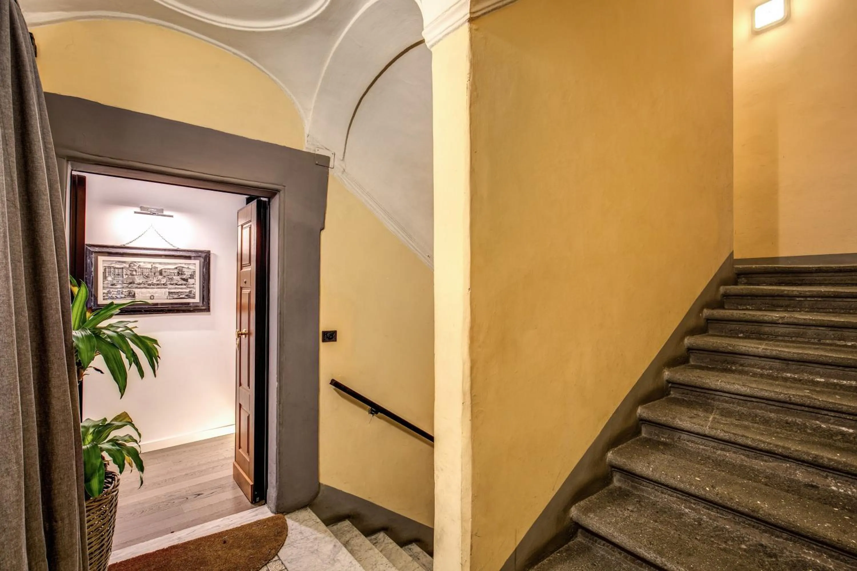 Decorative detail in Approdo Ripetta