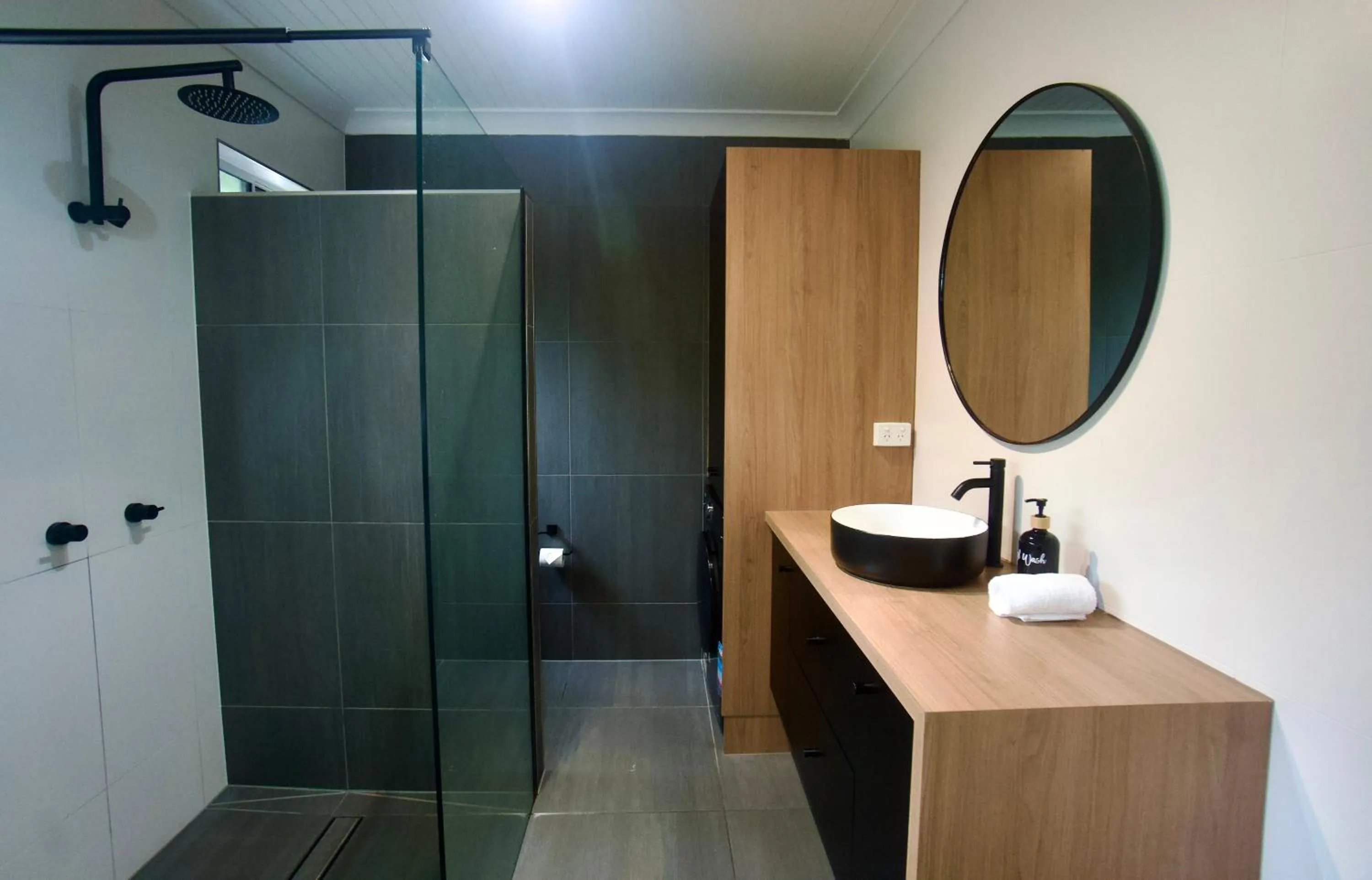 Shower in The Palms At Palm Cove