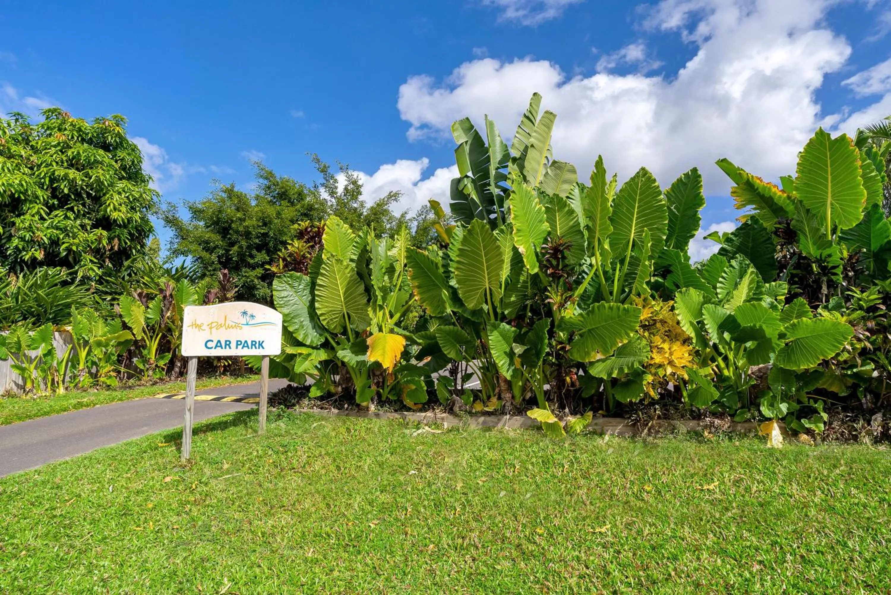 Parking in The Palms At Palm Cove
