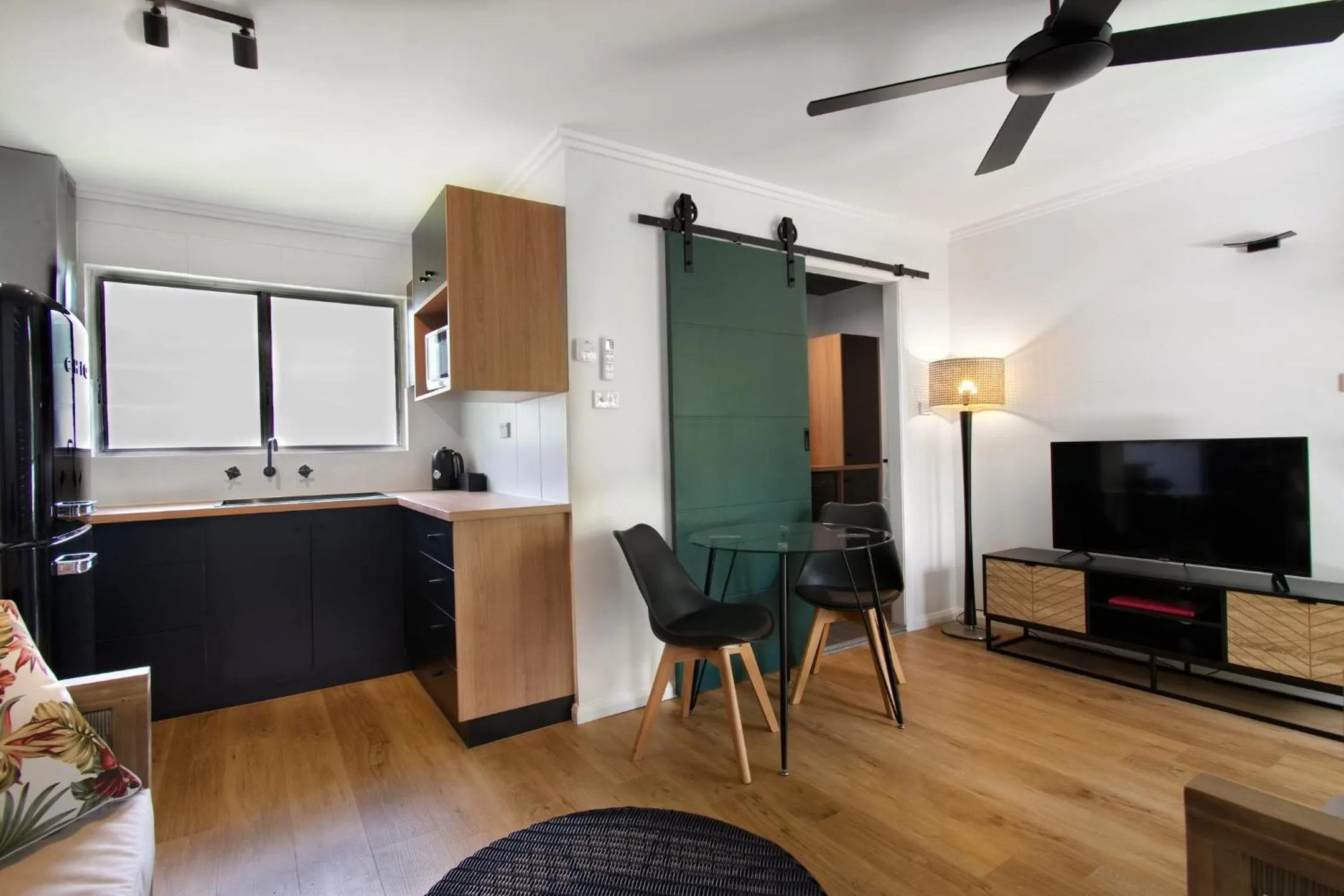 Dining area in The Palms At Palm Cove