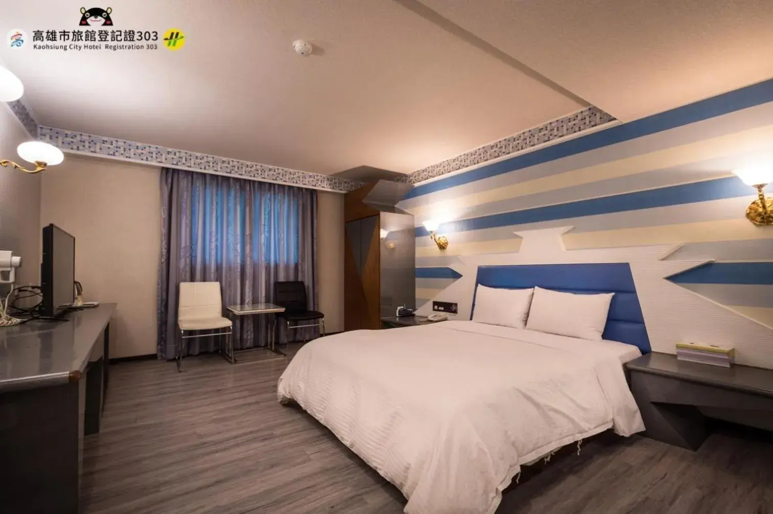 Bed in Golden Phoenix Hotel Bed in Golden Phoenix Hotel