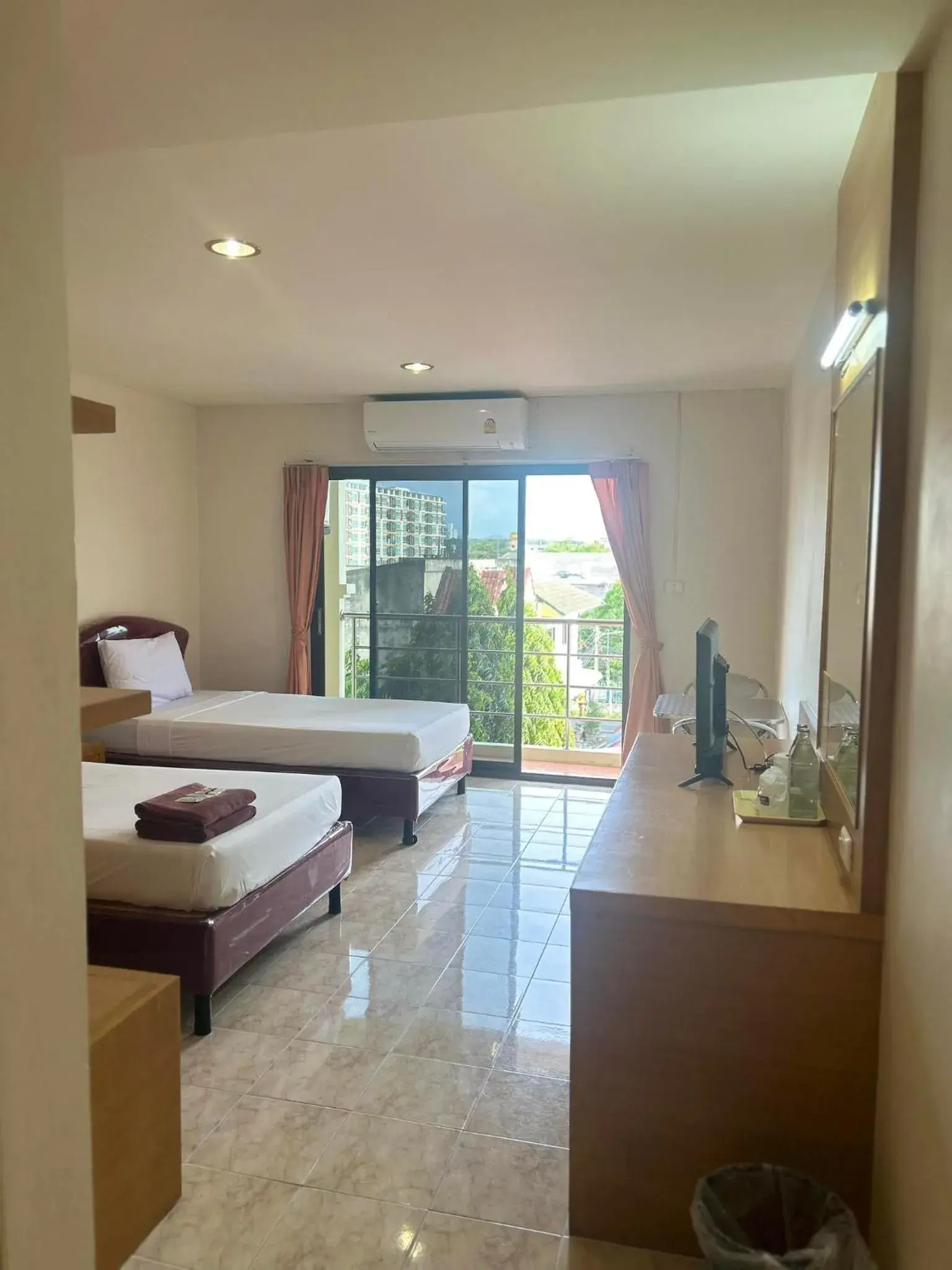 Standard Twin Room in Pearl Place Hotel Standard Twin Room in Pearl Place Hotel