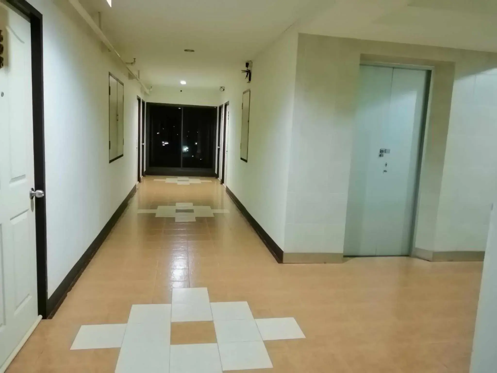 Standard Twin Room in Pearl Place Hotel Standard Twin Room in Pearl Place Hotel