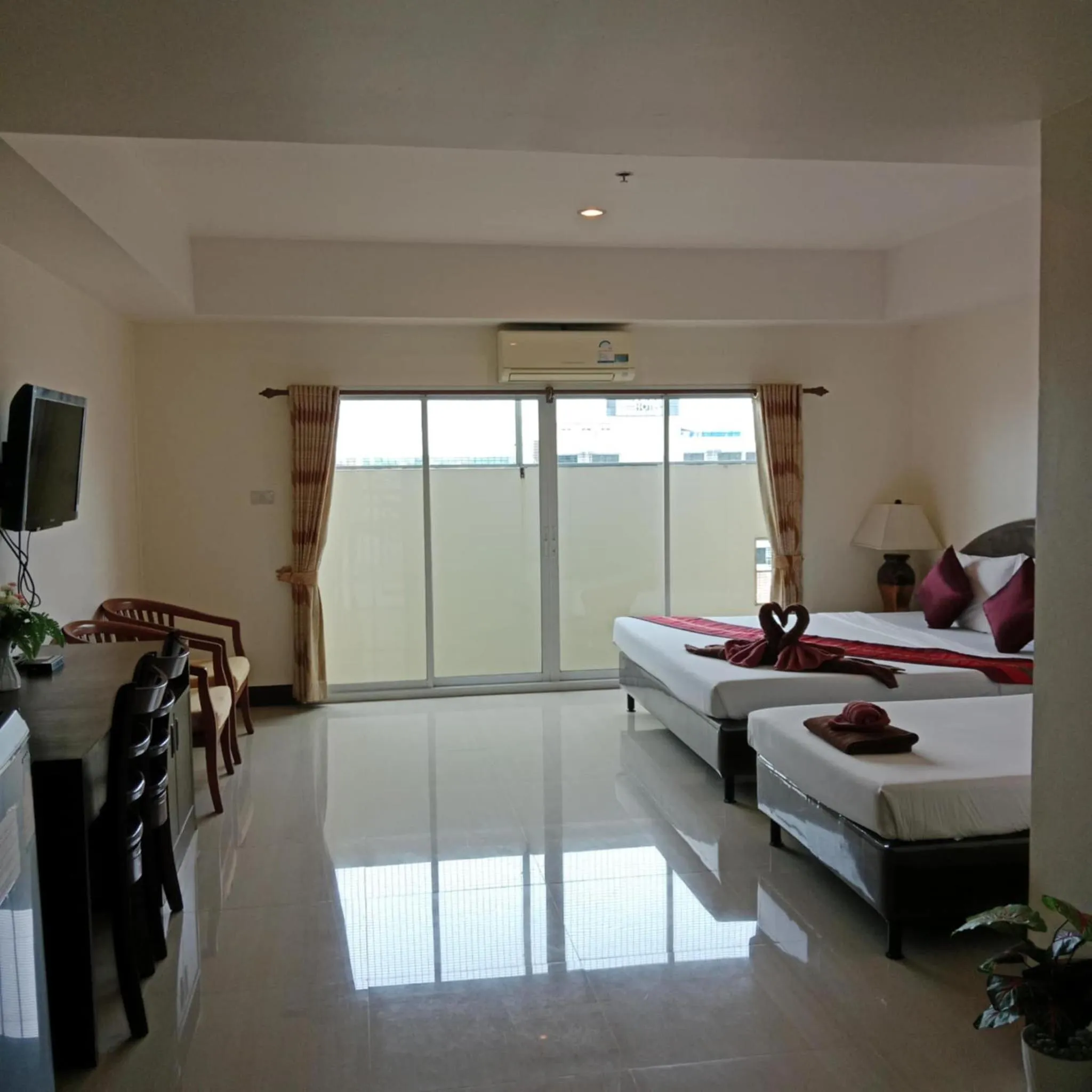 Bed in Pearl Place Hotel