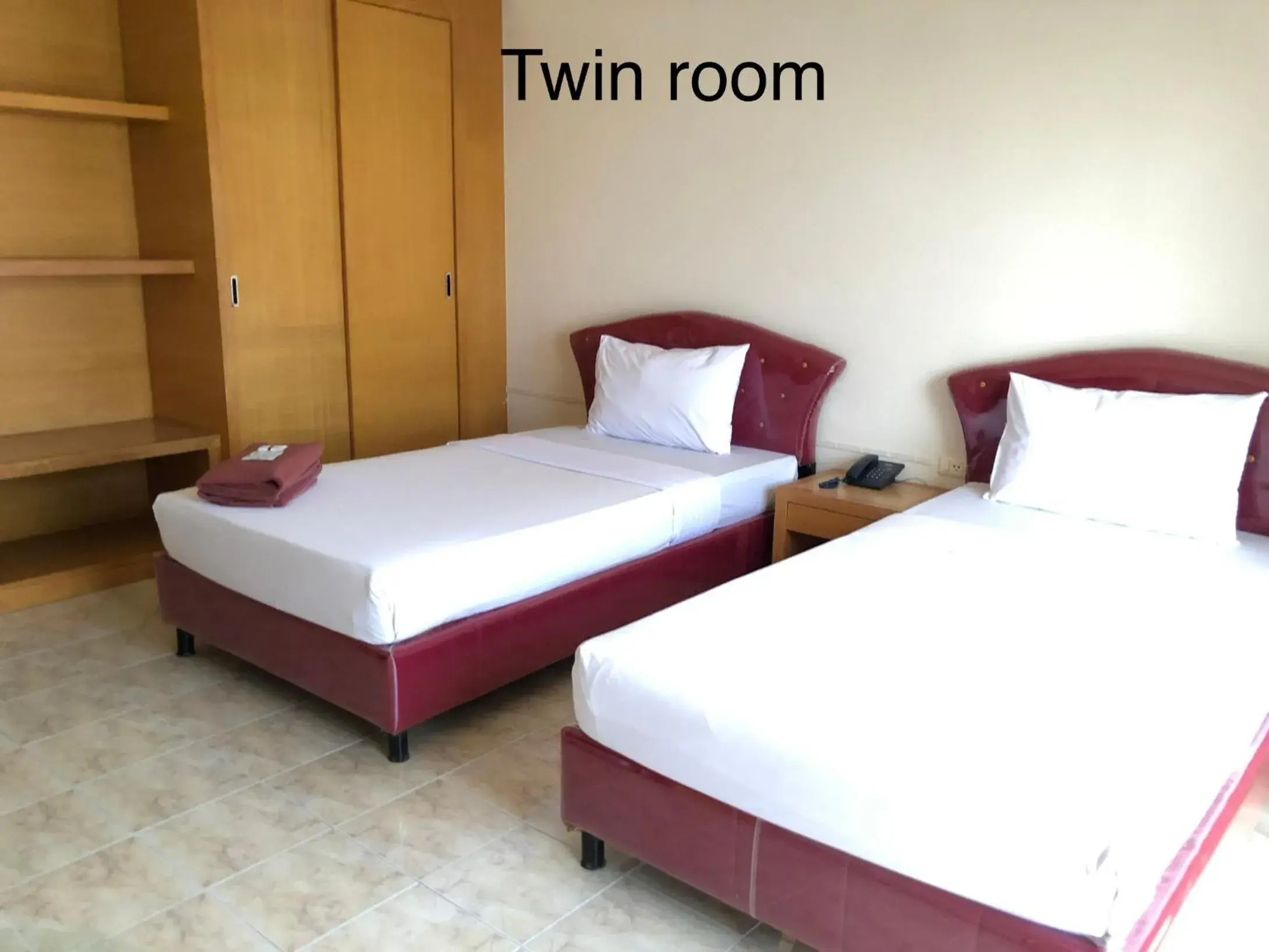Standard Twin Room in Pearl Place Hotel Standard Twin Room in Pearl Place Hotel