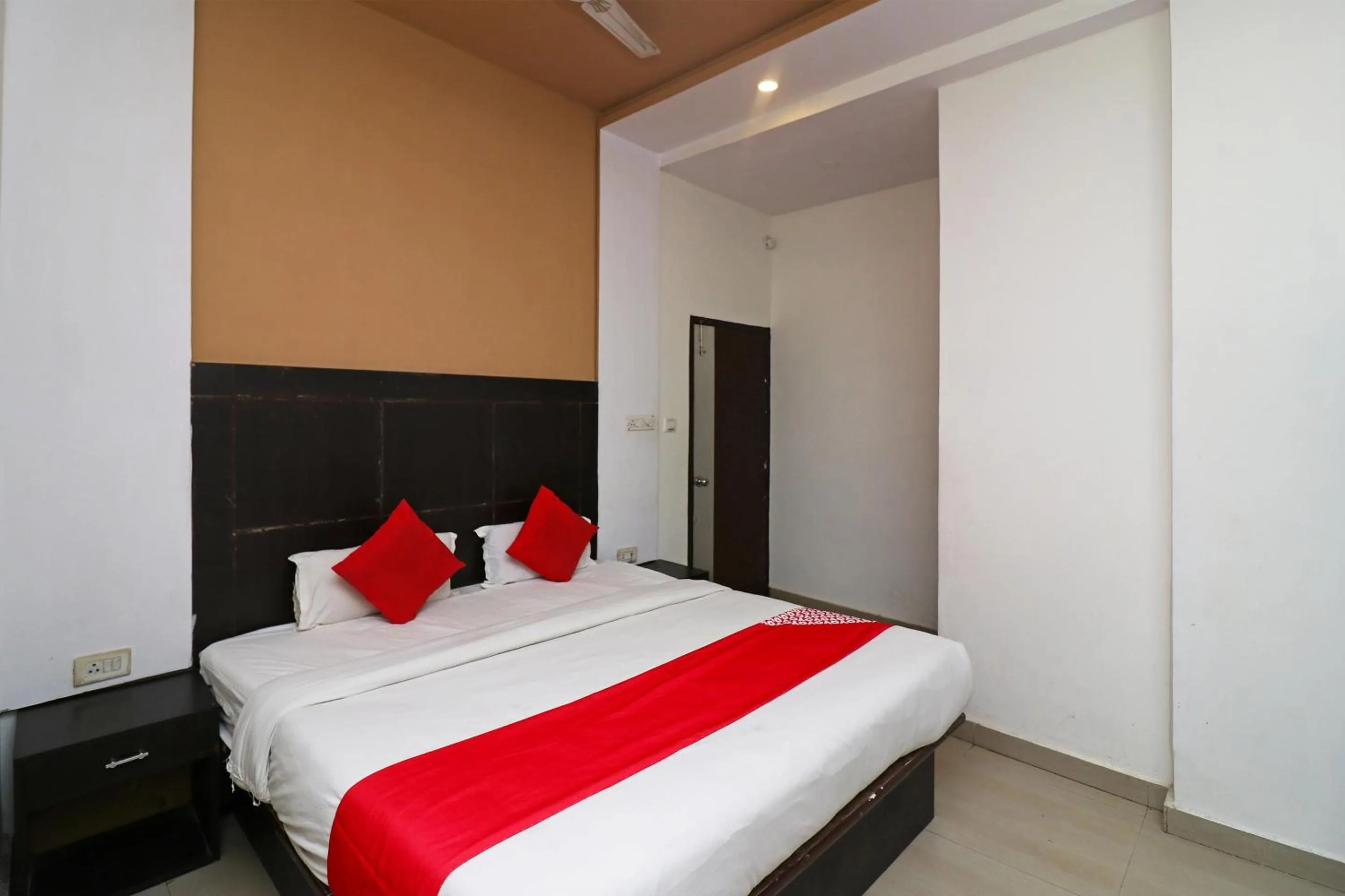 Bedroom, Bed in Super Hotel O by OYO Surya Continental