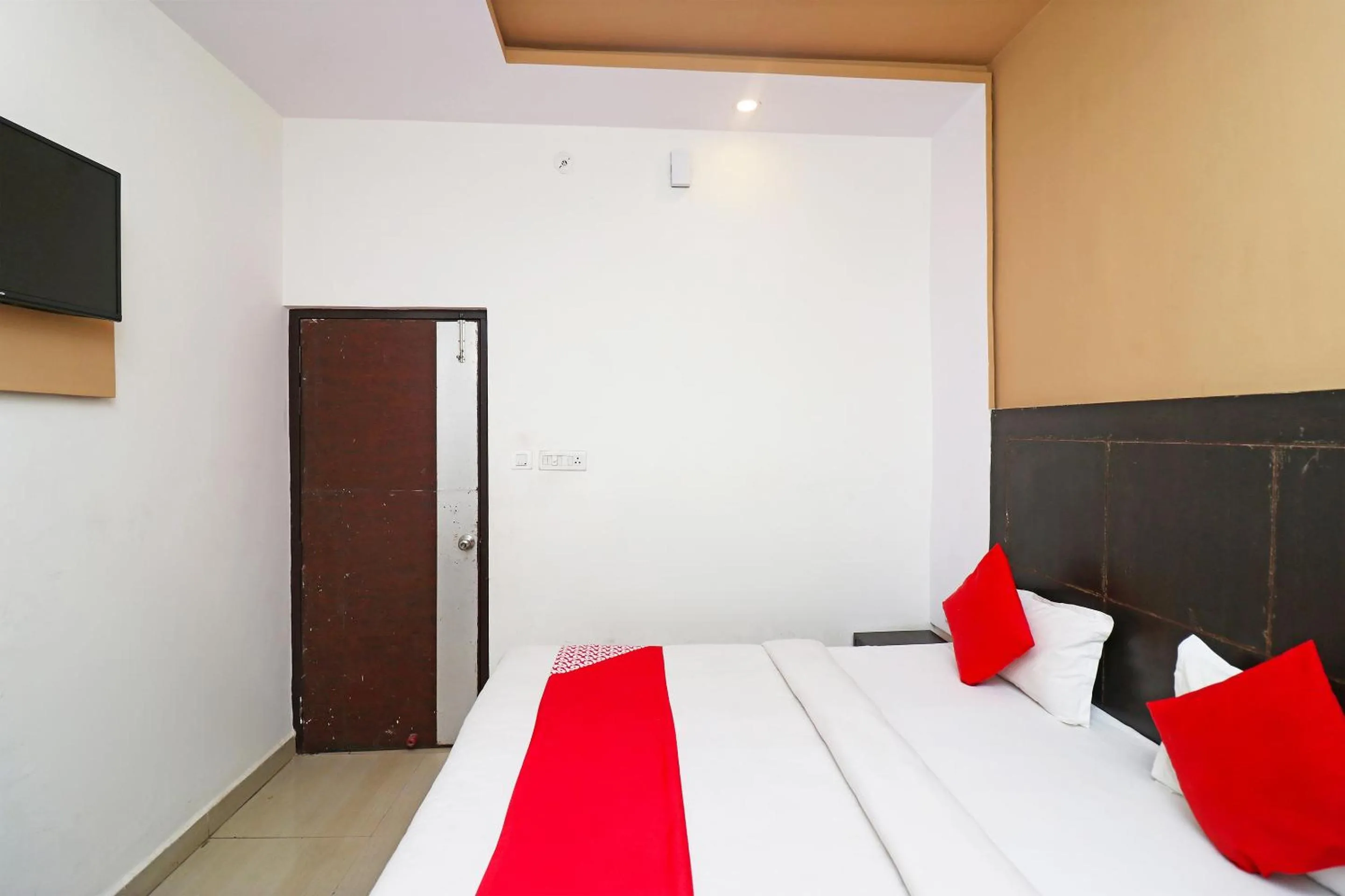 Bedroom, Bed in Super Hotel O by OYO Surya Continental