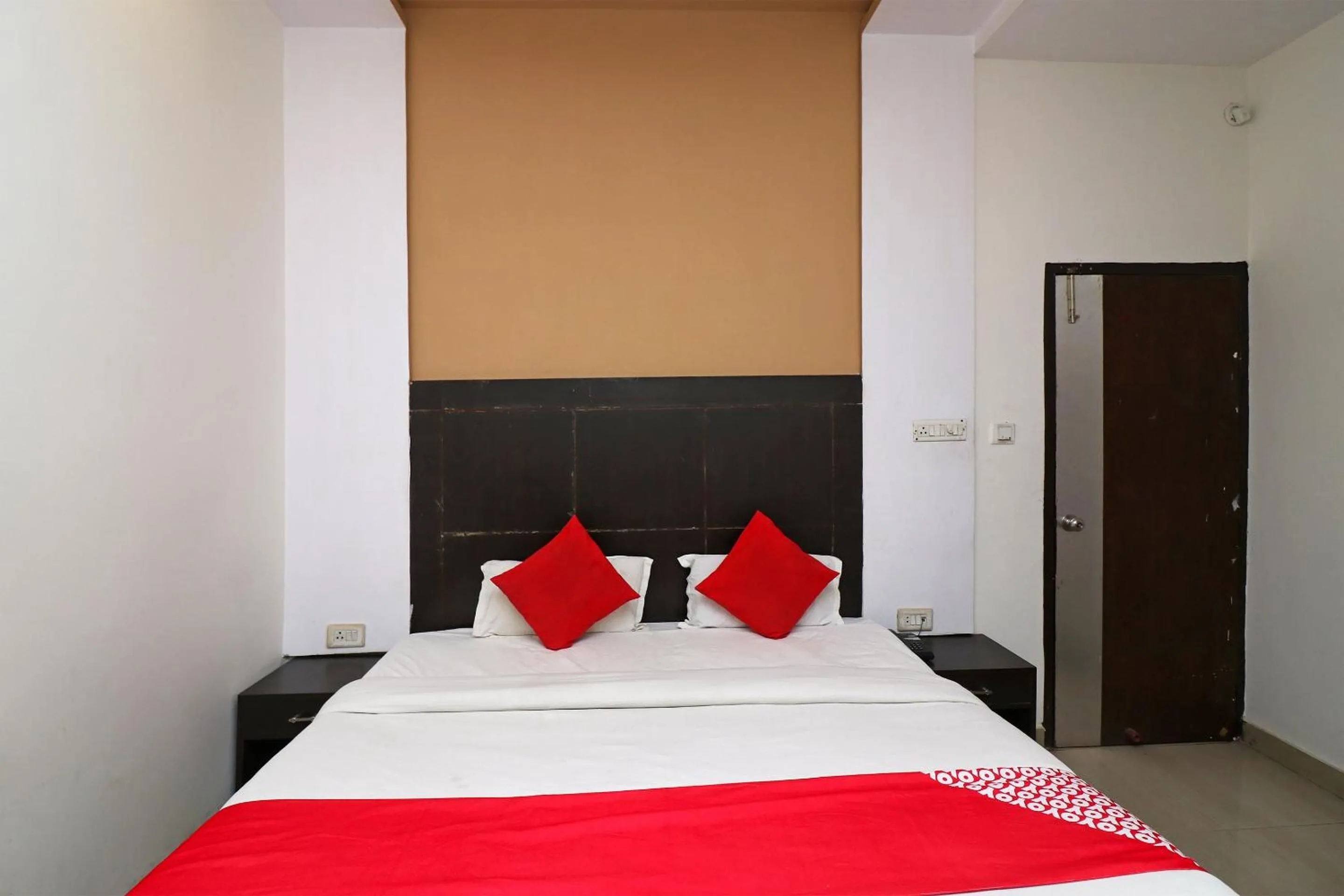 Bedroom, Bed in Super Hotel O by OYO Surya Continental