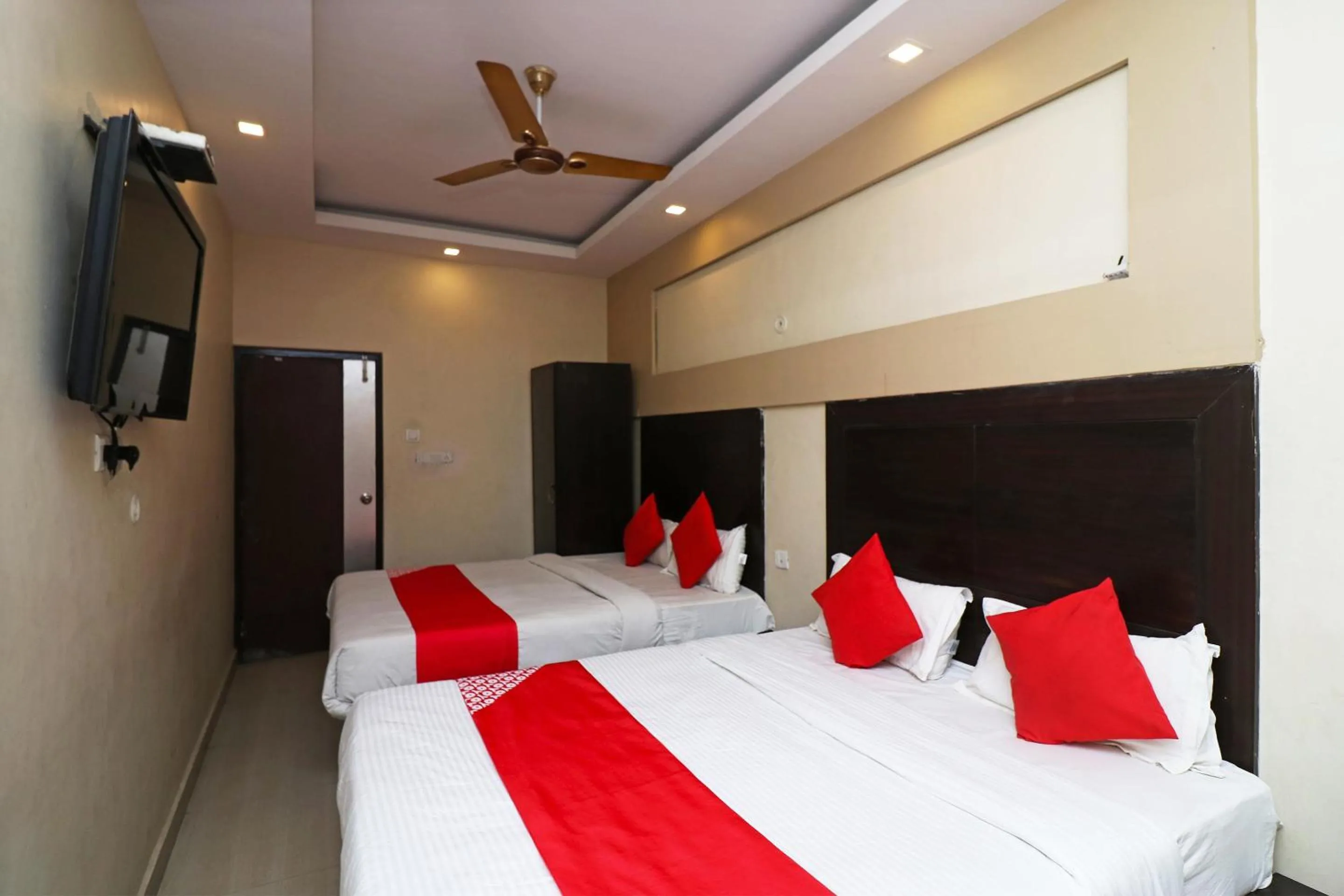 Bedroom, Bed in Super Hotel O by OYO Surya Continental