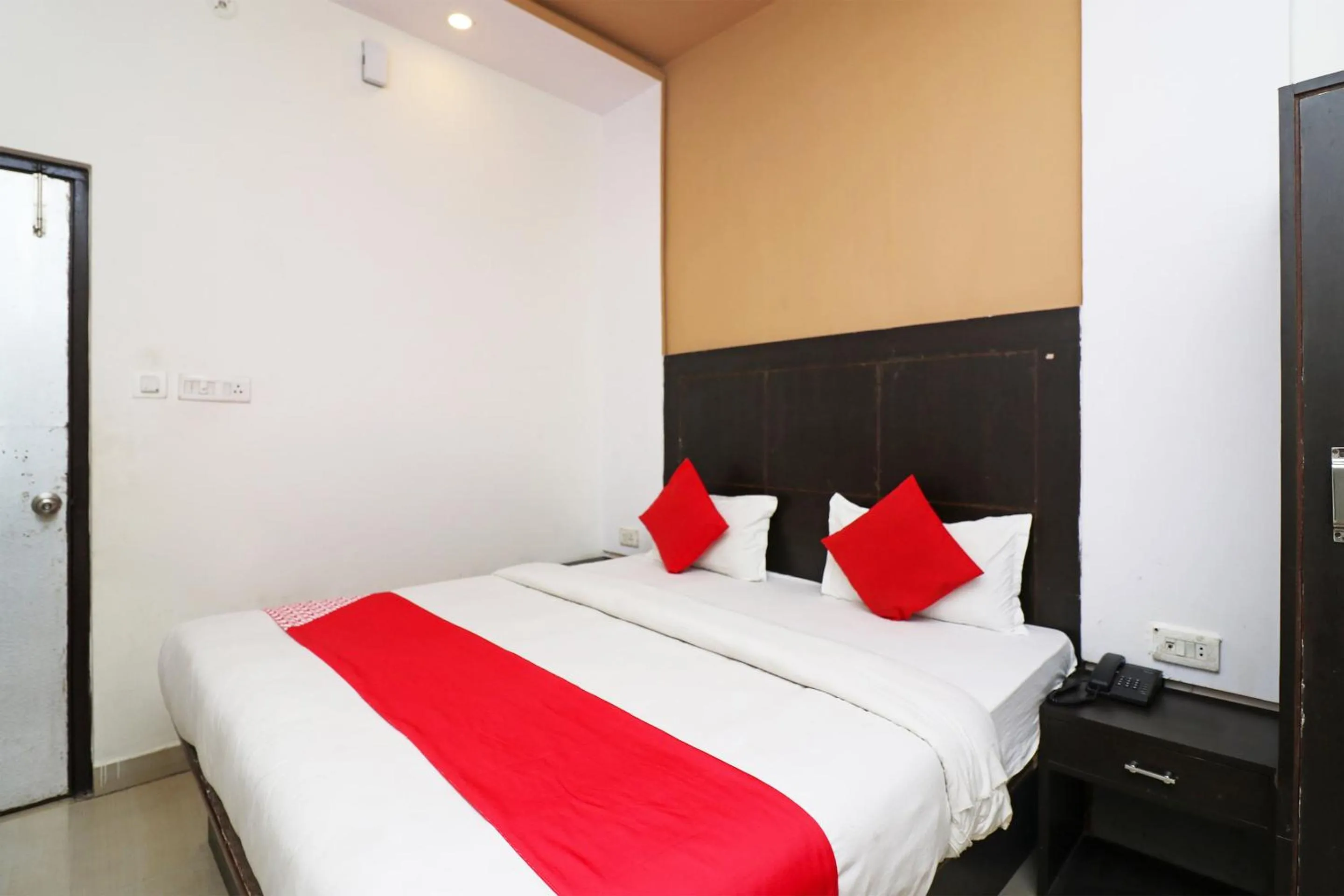 Bedroom, Bed in Super Hotel O by OYO Surya Continental