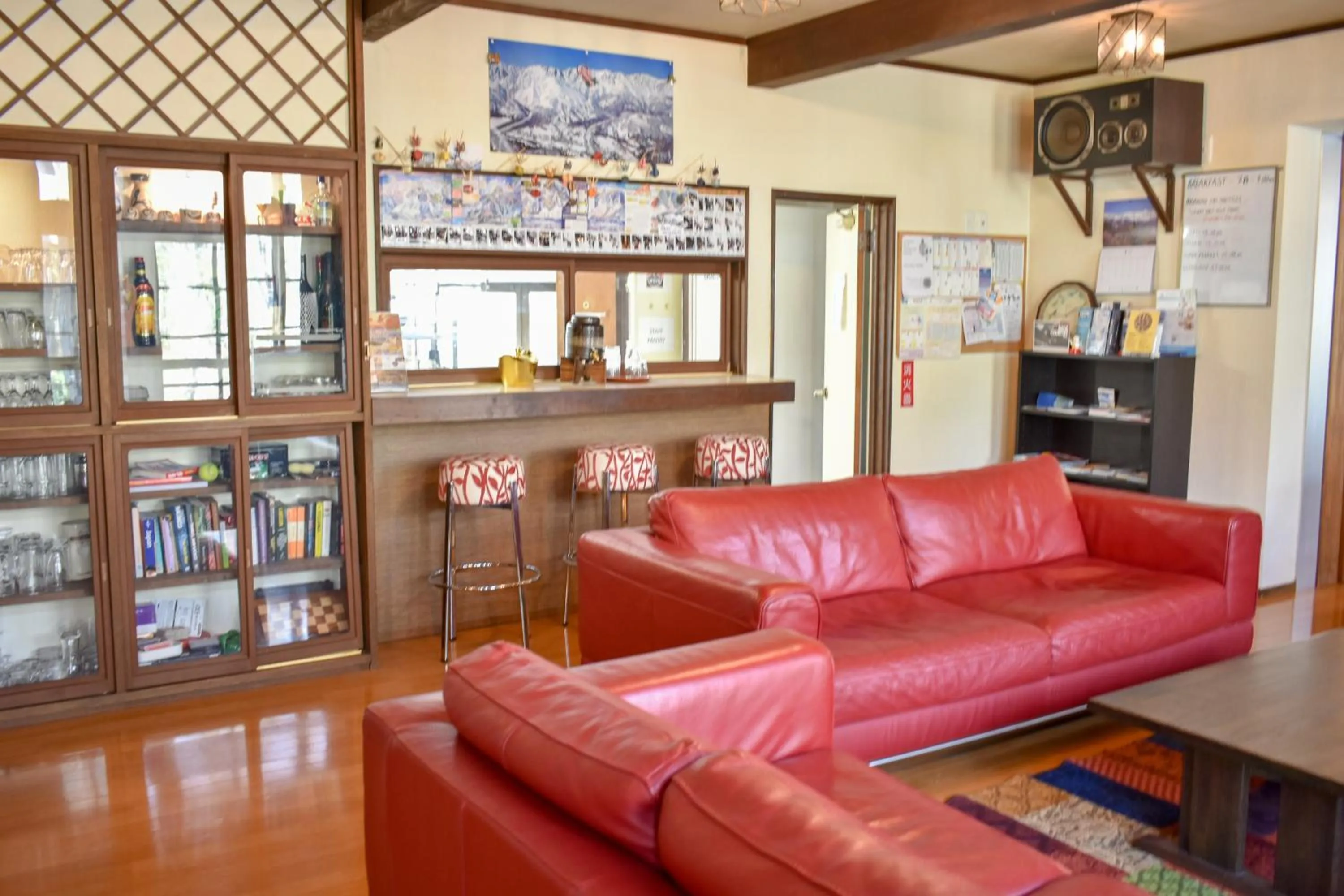 Communal lounge/ TV room in Mojo Lodge Hakuba