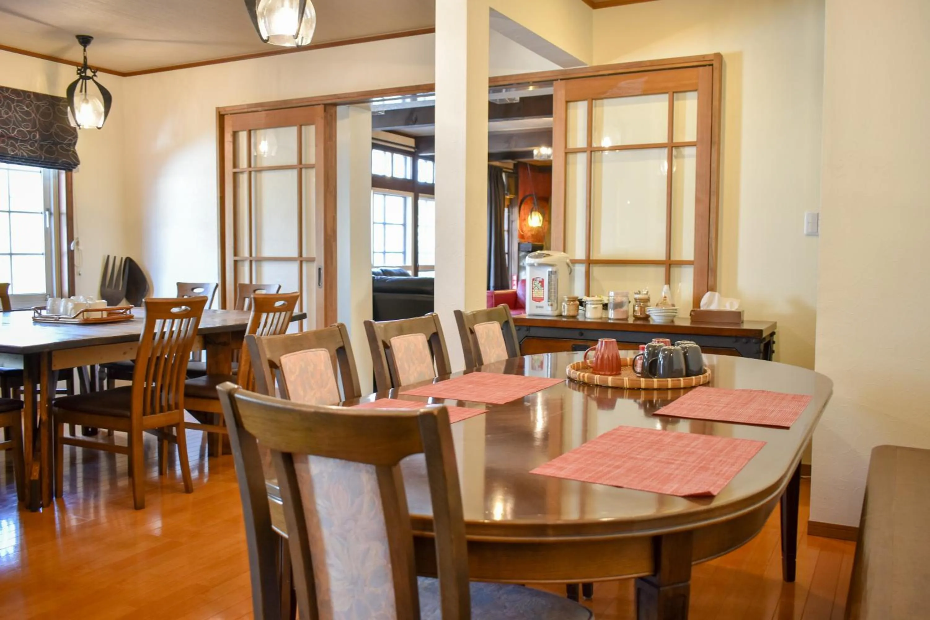 Dining area in Mojo Lodge Hakuba