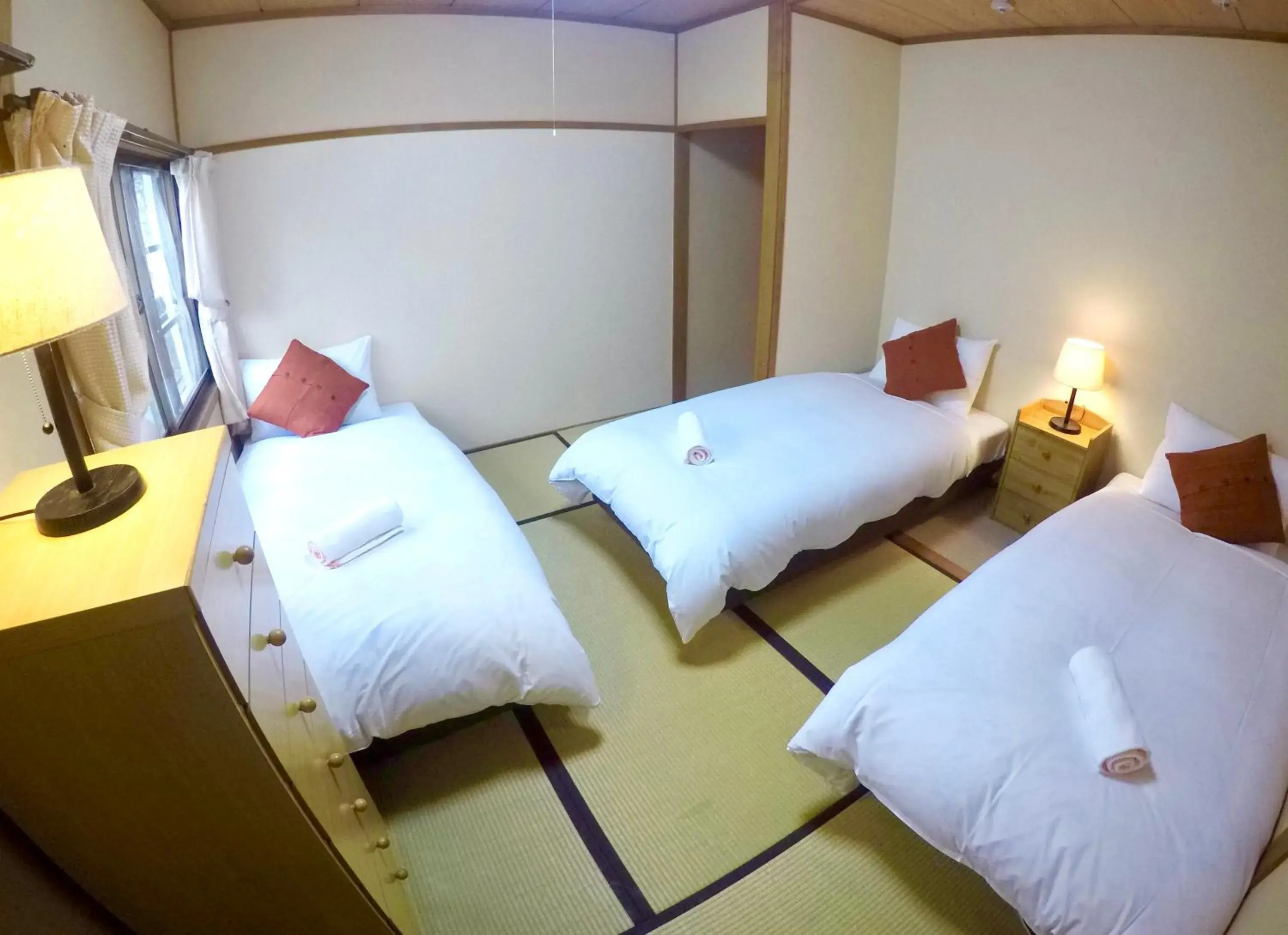 Triple Room with Shared Bathroom in Mojo Lodge Hakuba Triple Room with Shared Bathroom in Mojo Lodge Hakuba