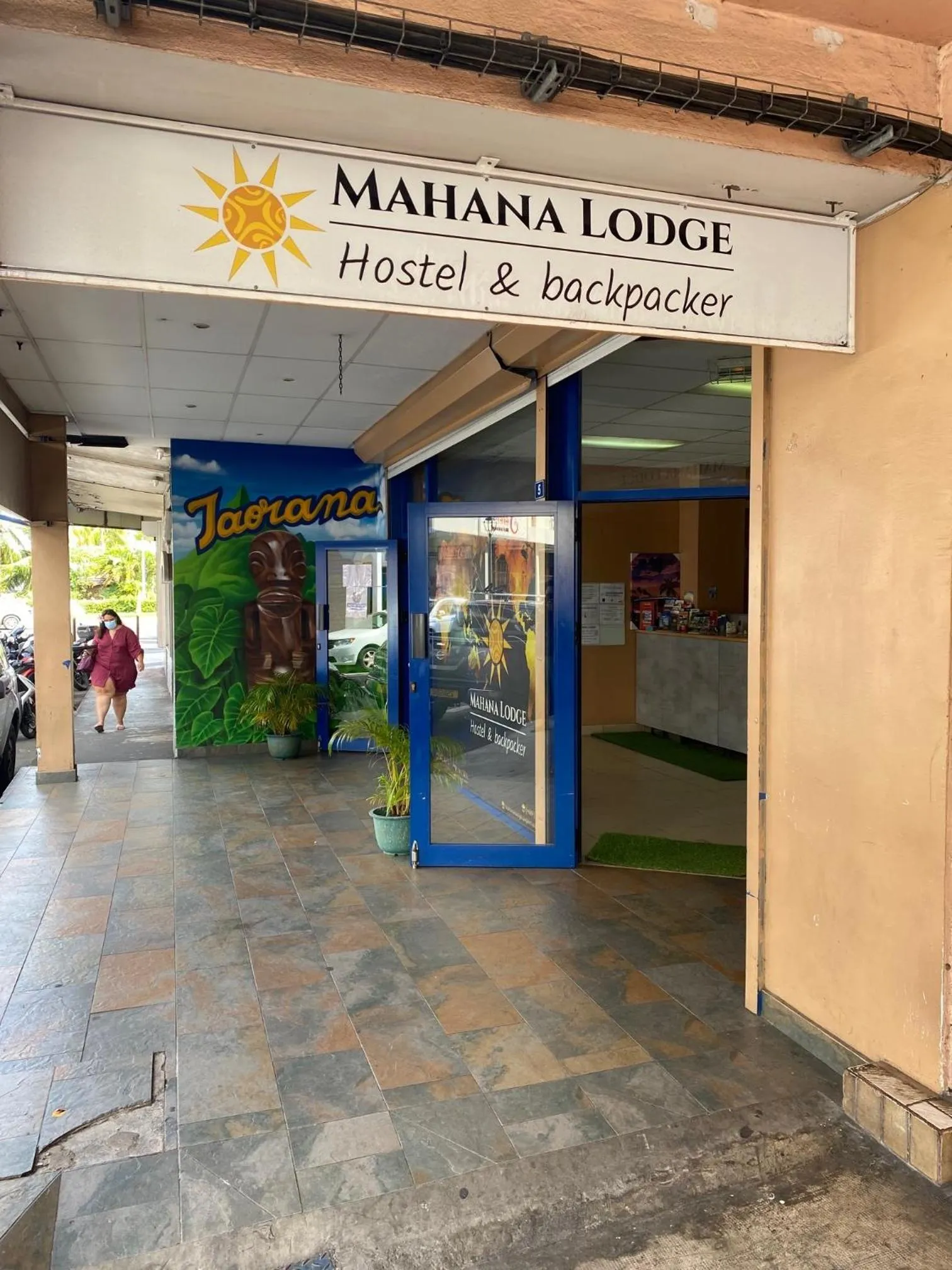 Facade/entrance in Mahana Lodge Hostel & Backpacker