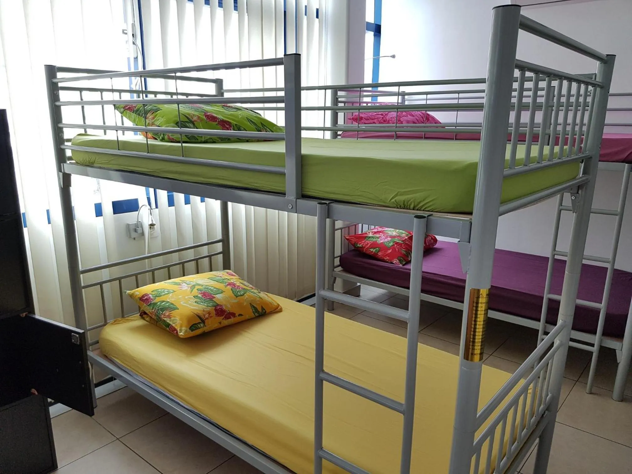 bunk bed, Bed in Mahana Lodge Hostel & Backpacker