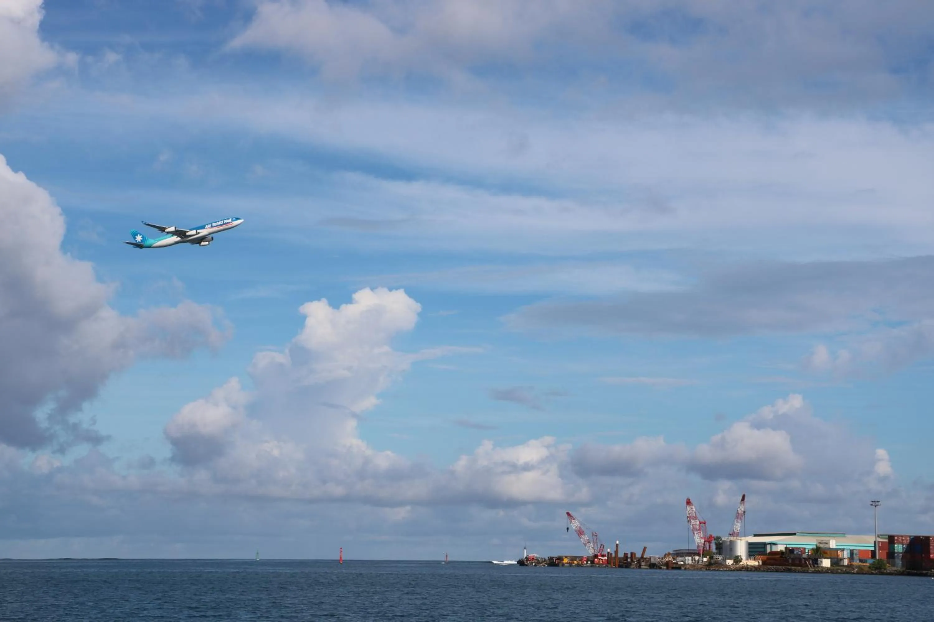 Sea view in Mahana Lodge Hostel & Backpacker