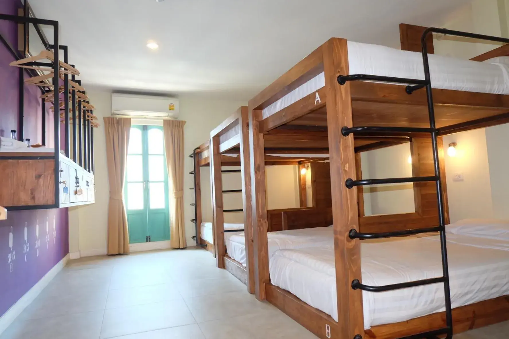 Photo of the whole room, Bed in Siri Poshtel Bangkok Photo of the whole room, Bed in Siri Poshtel Bangkok