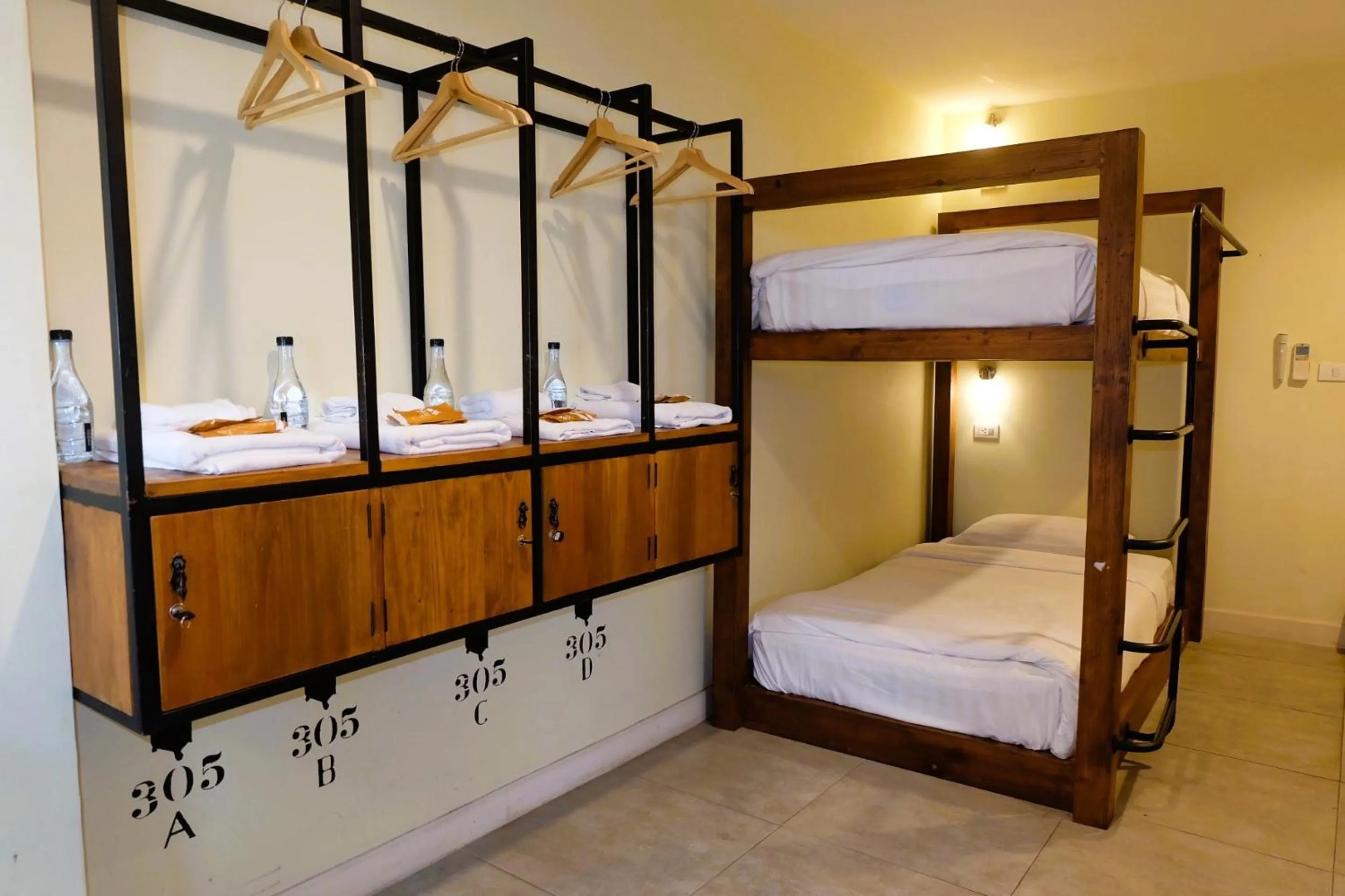 Bed in Siri Poshtel Bangkok