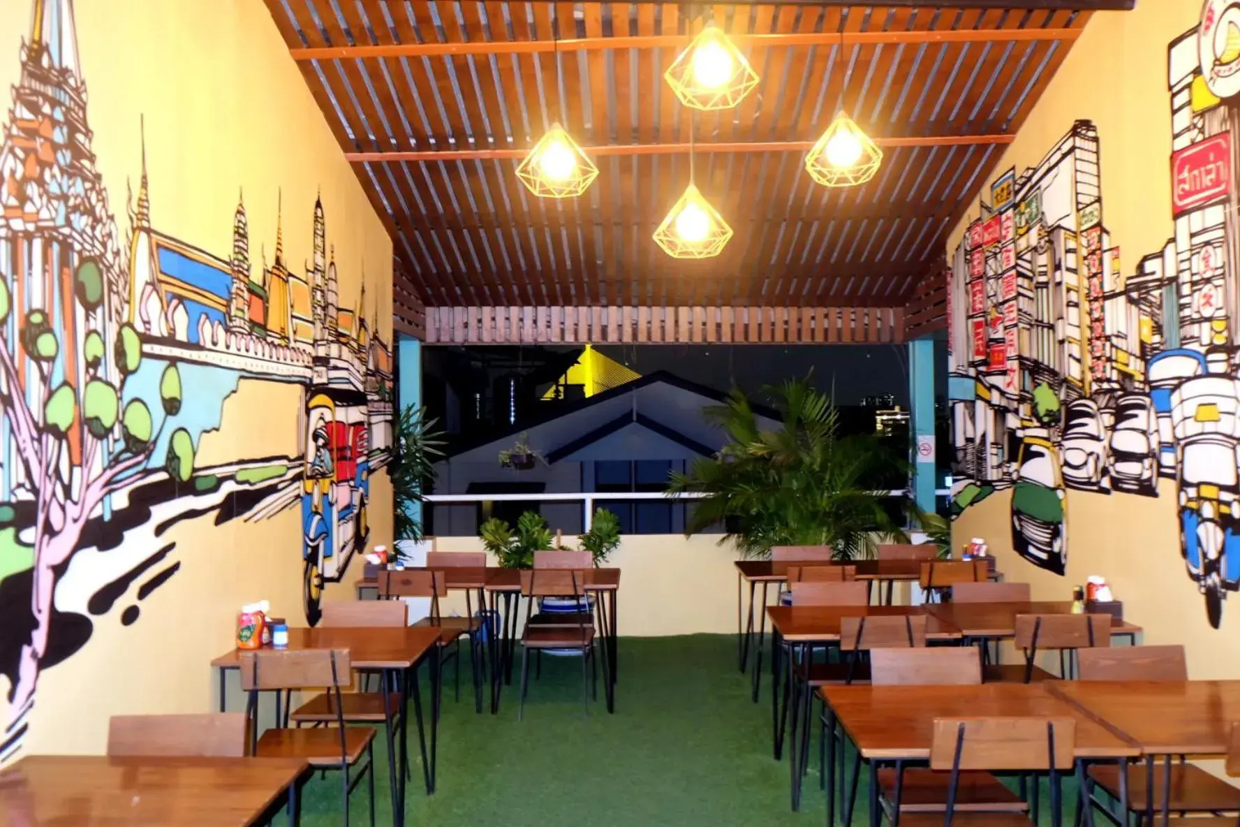 Restaurant/places to eat in Siri Poshtel Bangkok Restaurant/places to eat in Siri Poshtel Bangkok