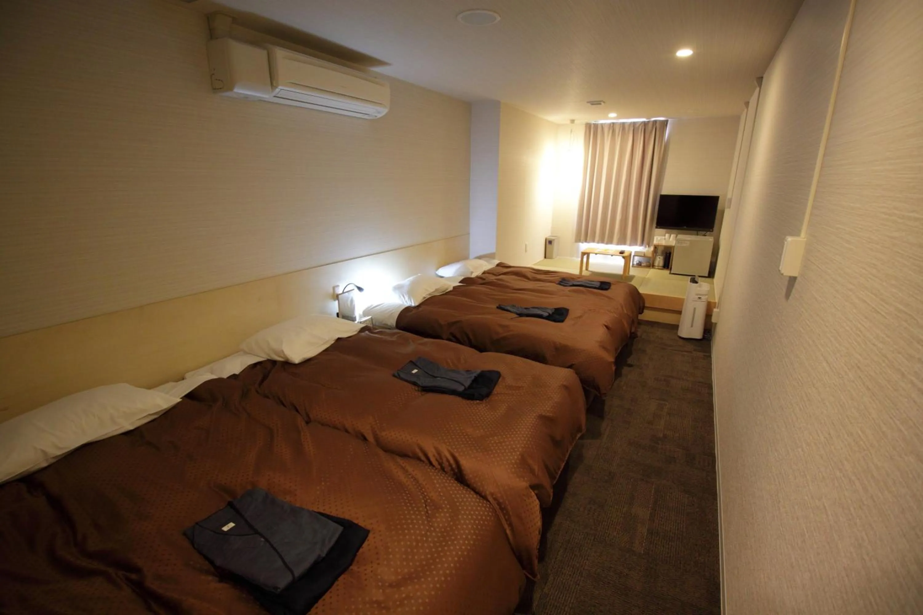 Photo of the whole room, Bed in Takamatsu Century Hotel