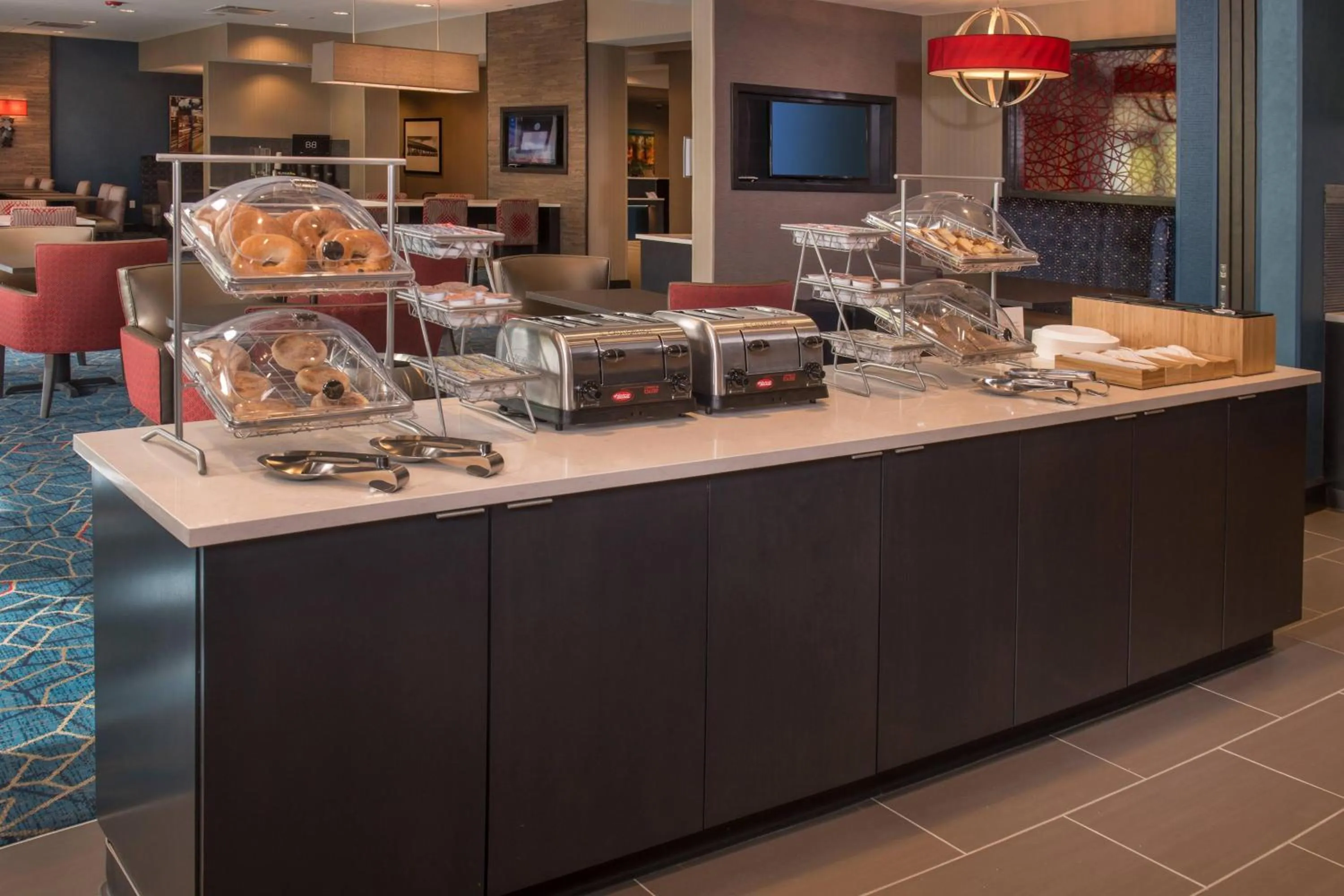 Breakfast in TownePlace Suites by Marriott Altoona