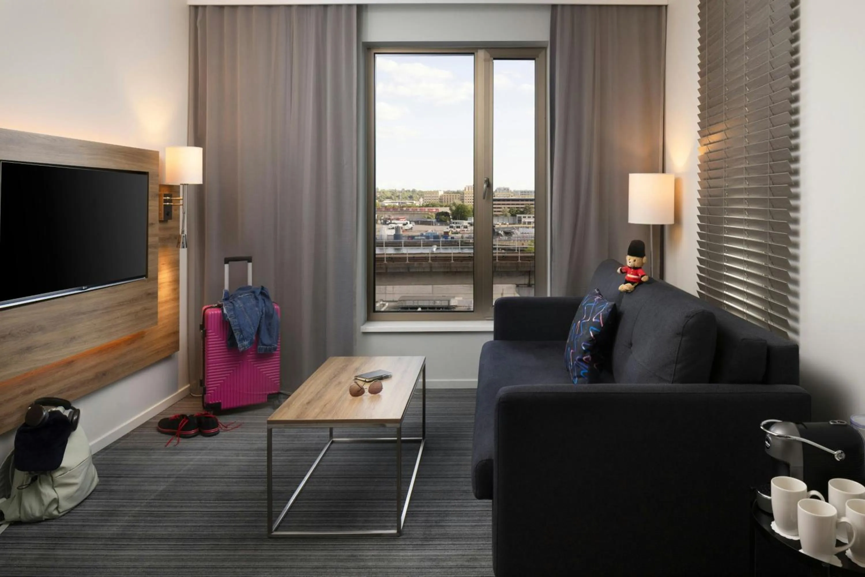 Lounge or bar in Moxy London Excel