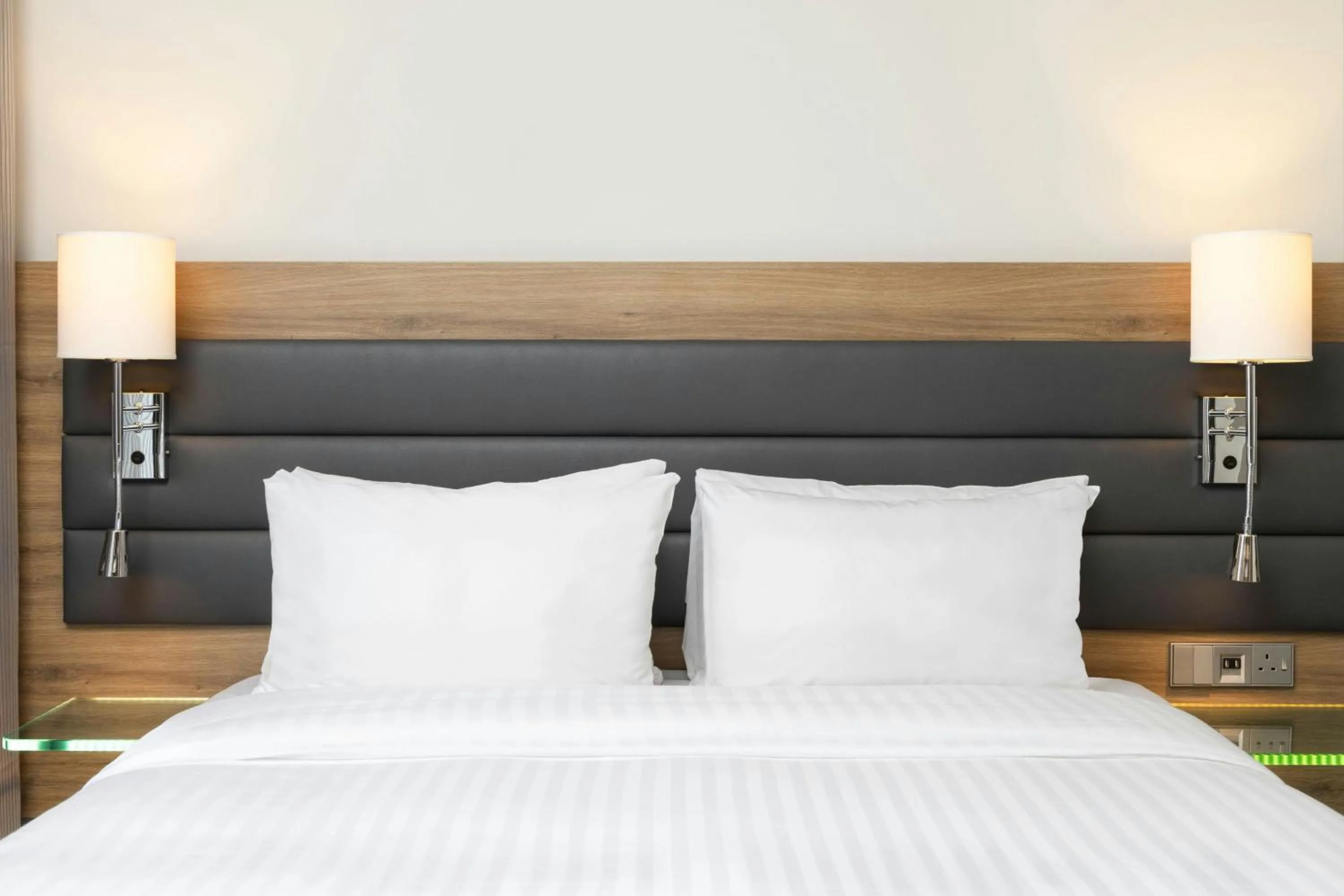 Photo of the whole room, Bed in Moxy London Excel