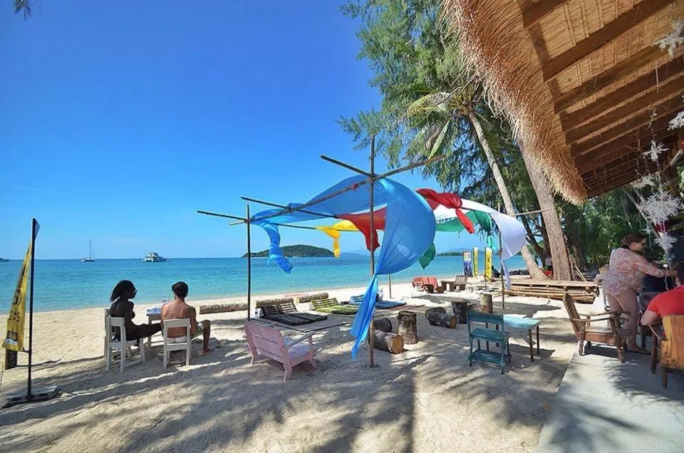 Restaurant/places to eat in Prompakdee Kohmak Resort