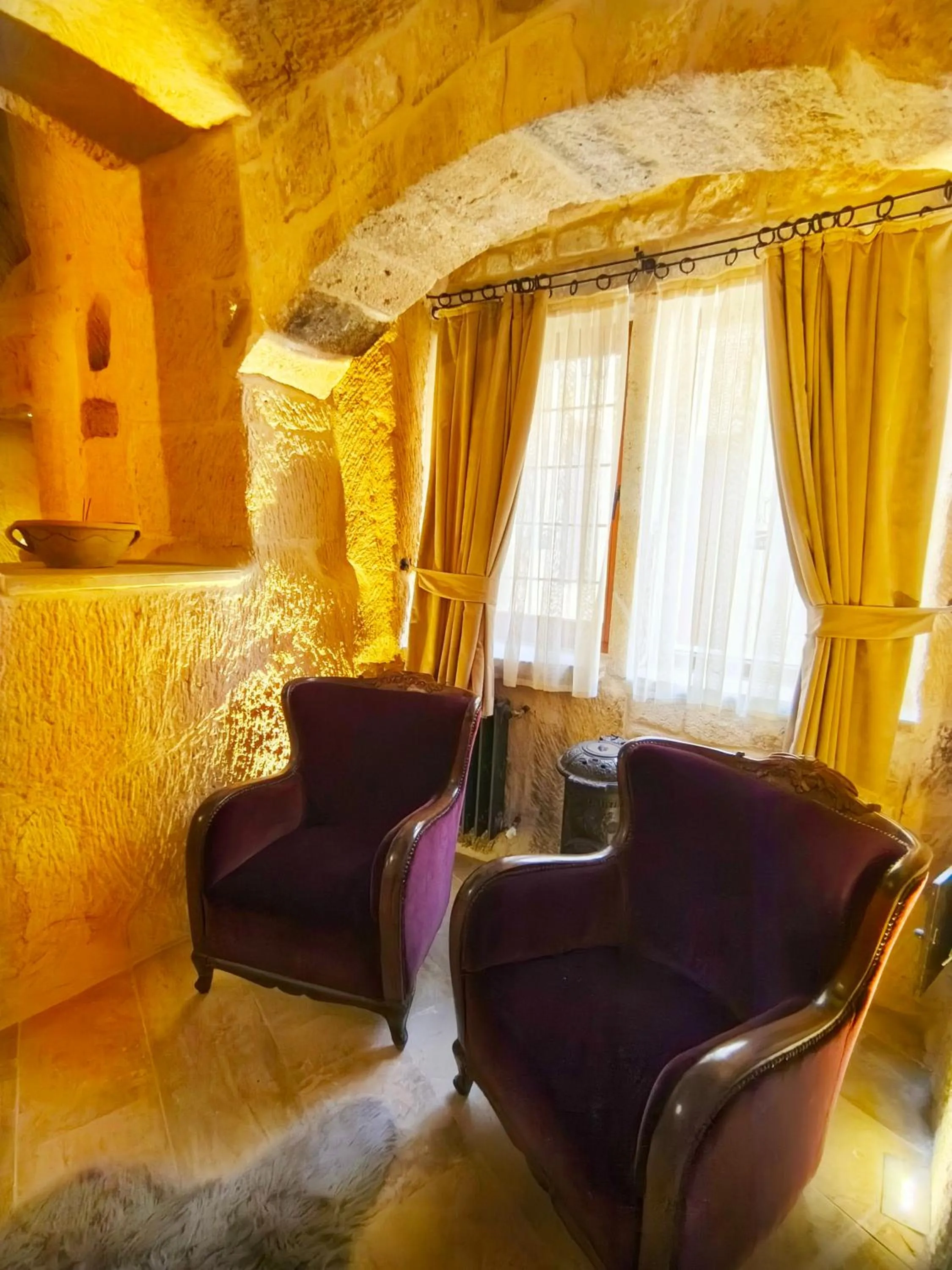 Seating area in Acropolis Cave Suite