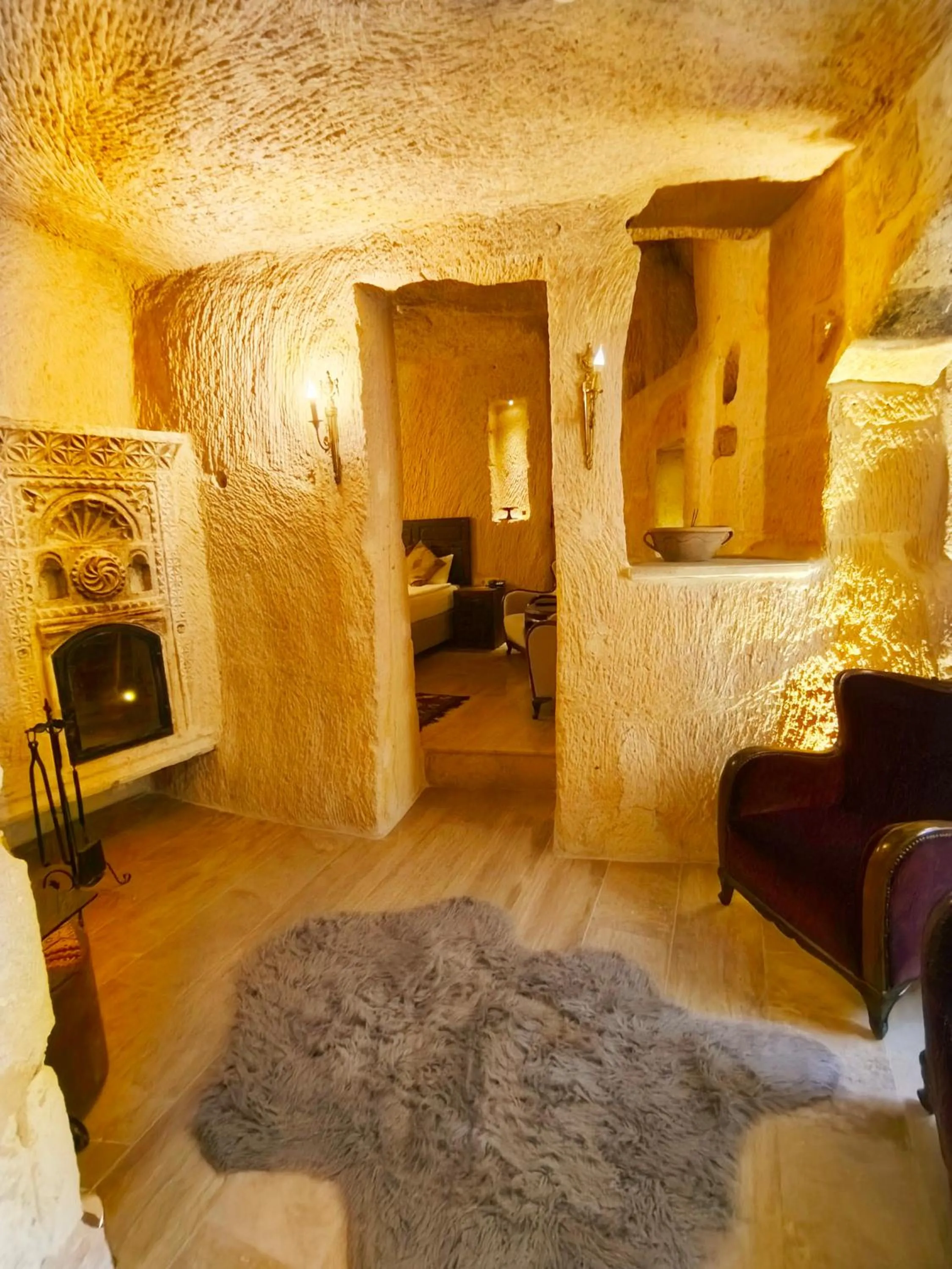 Acropolis Cave Suite