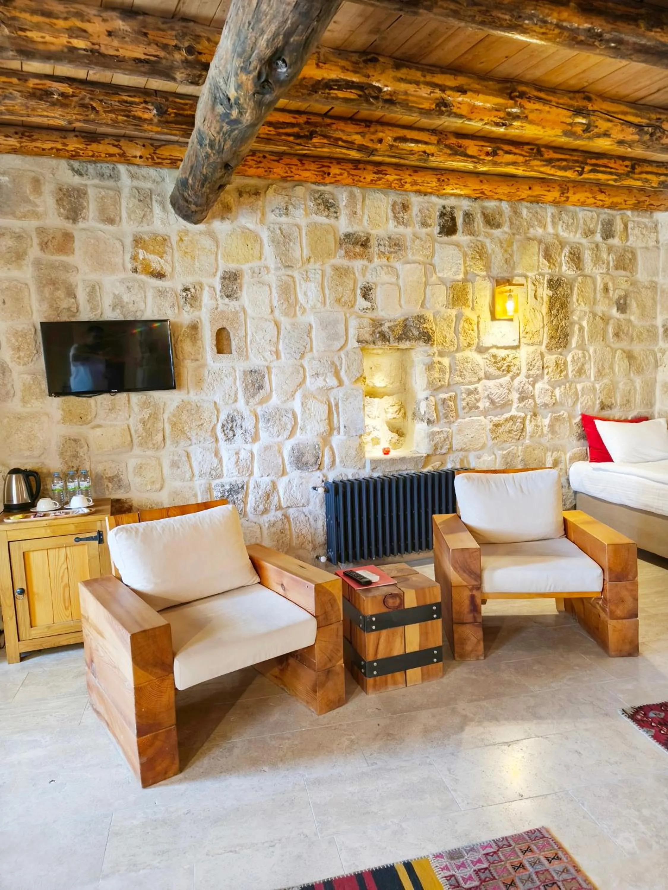 Acropolis Cave Suite