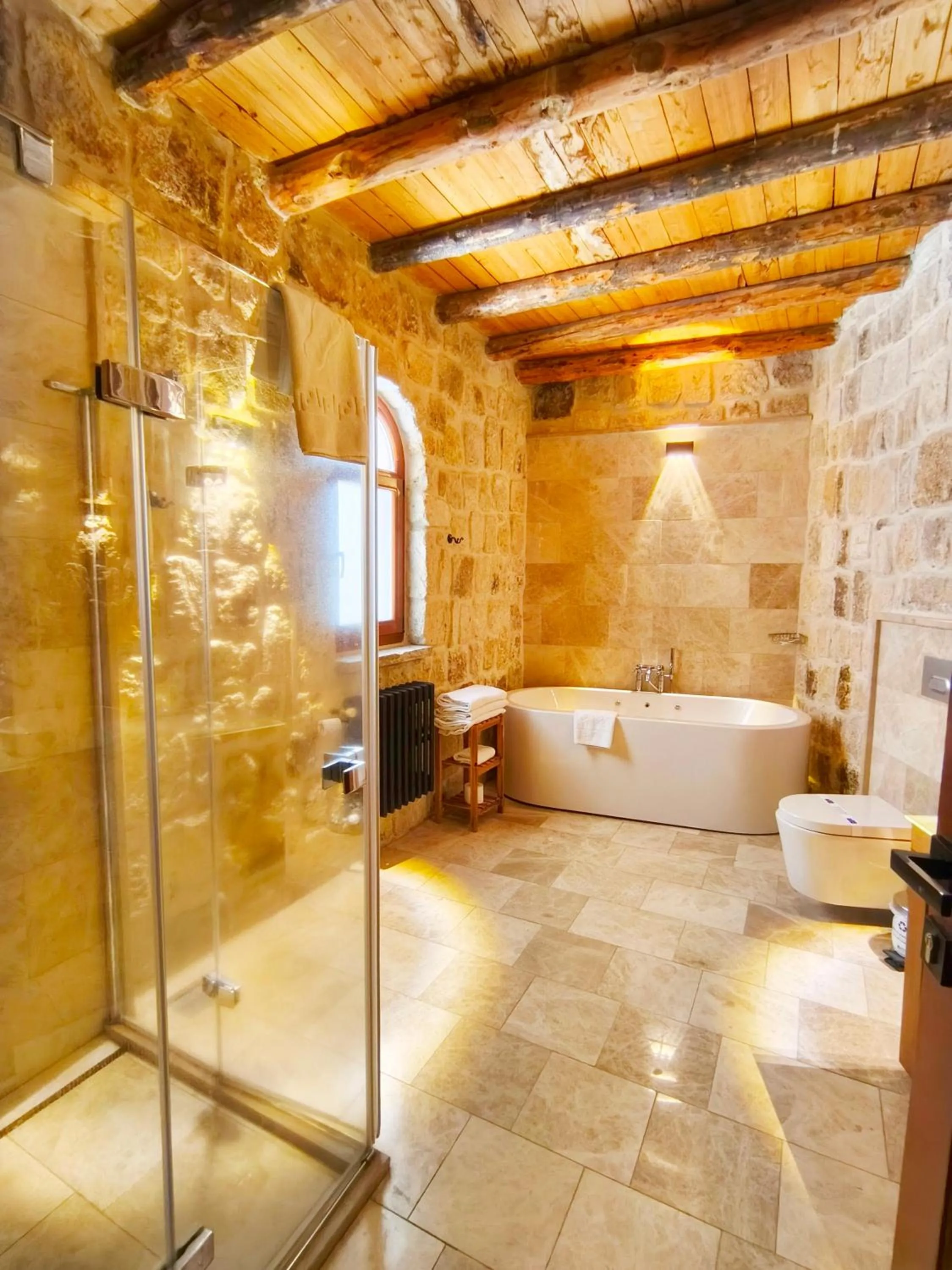 Acropolis Cave Suite