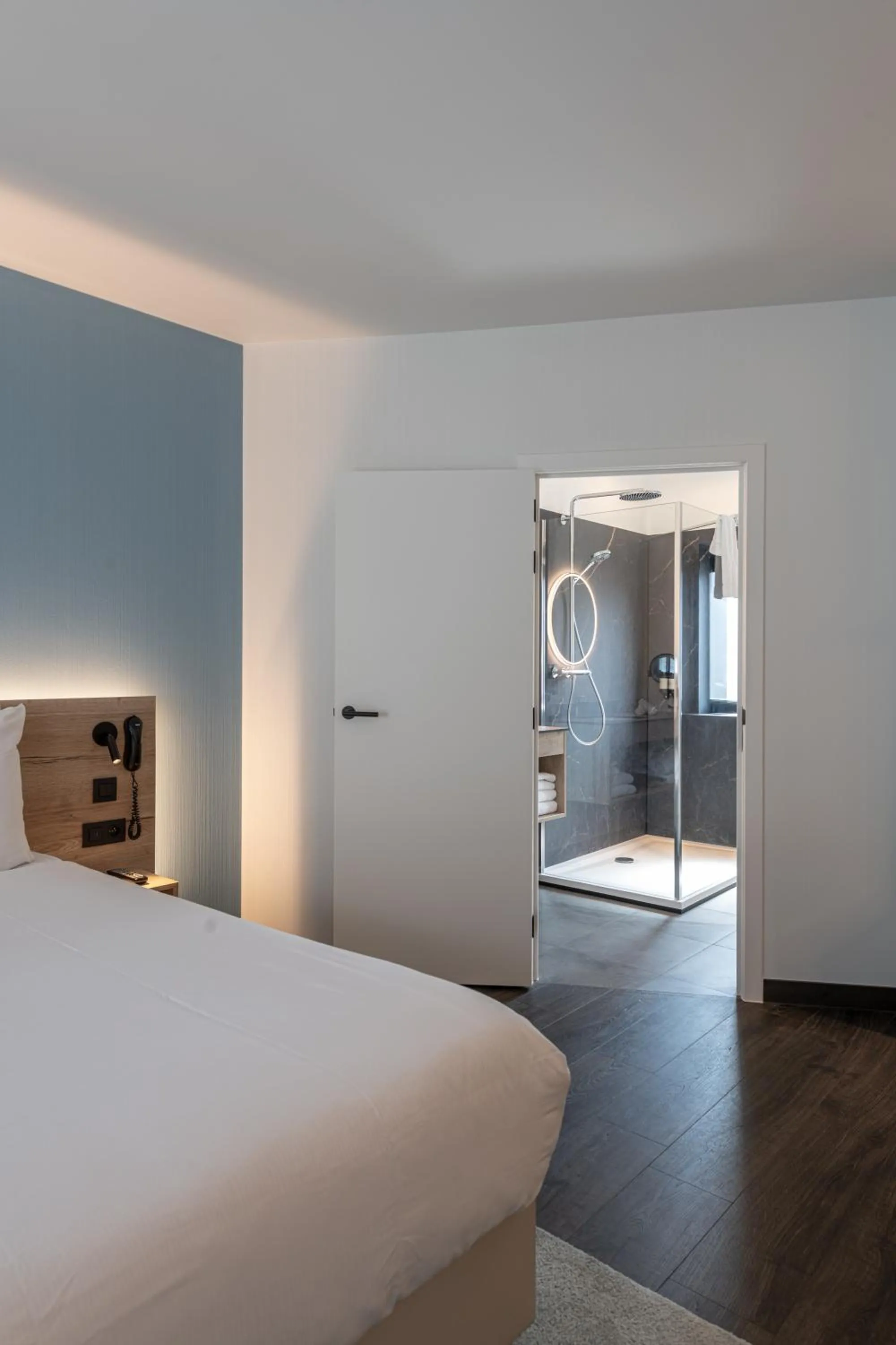 Bedroom, Bed in Hotel Harmony