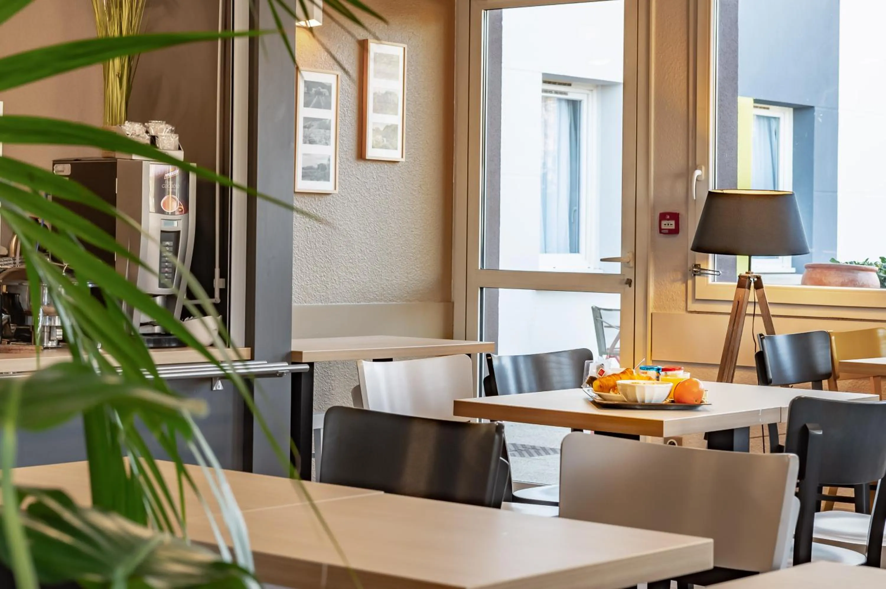 Buffet breakfast in B&B HOTEL Toulon Ollioules