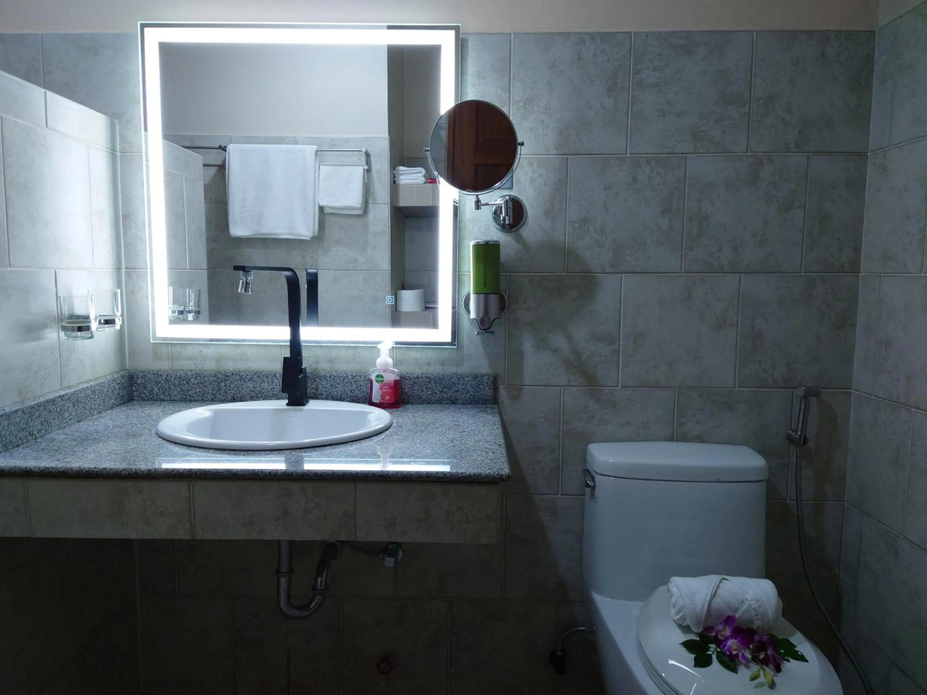 Toilet in Samui Little Garden Resort