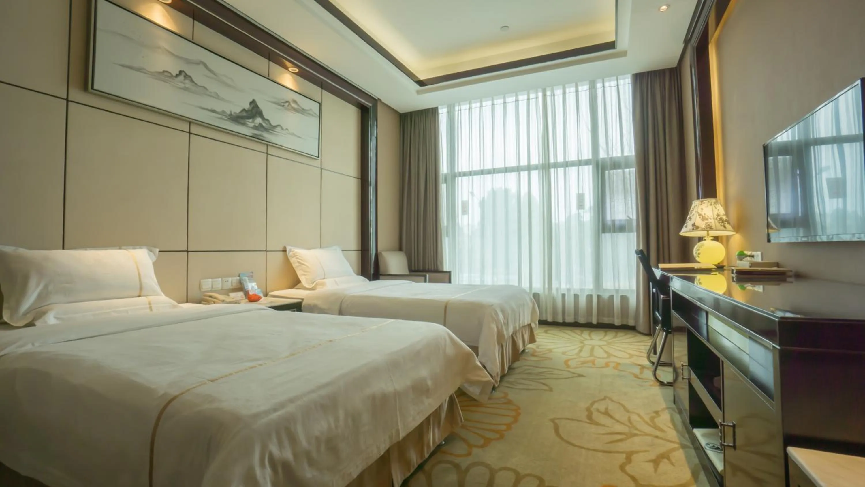 Photo of the whole room, Bed in Jin-Tai Holiday Hotel