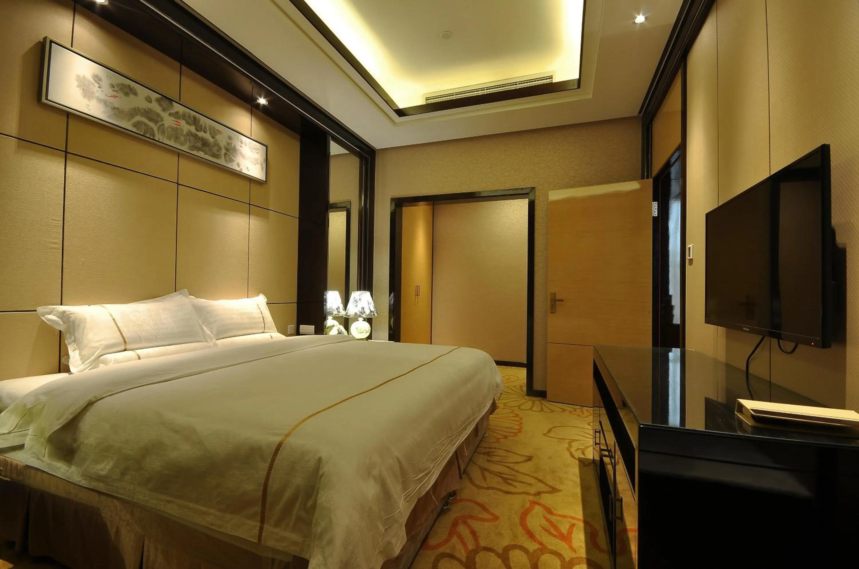 Bedroom, Bed in Jin-Tai Holiday Hotel