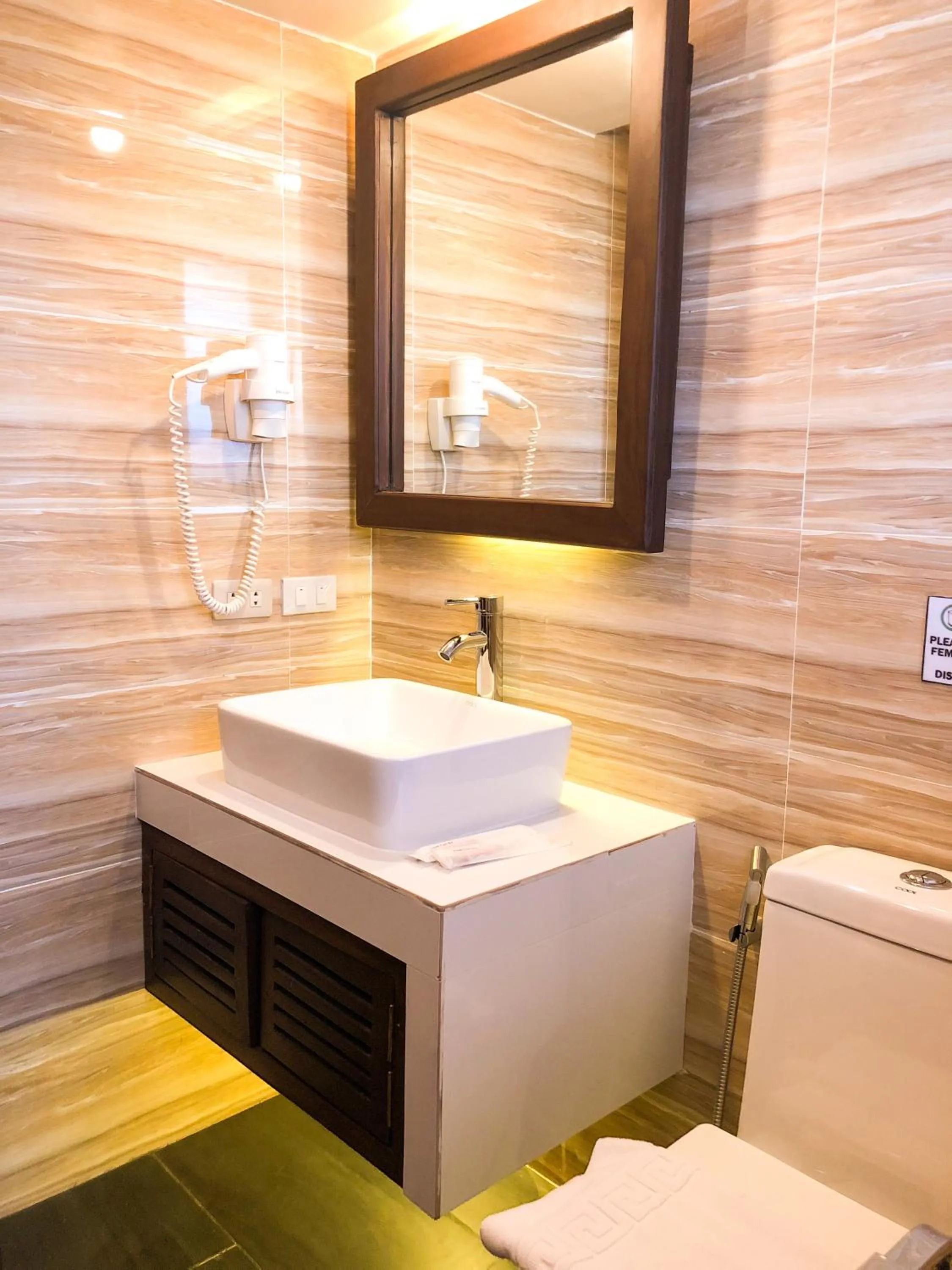 Bathroom in The Piccolo Hotel of Boracay