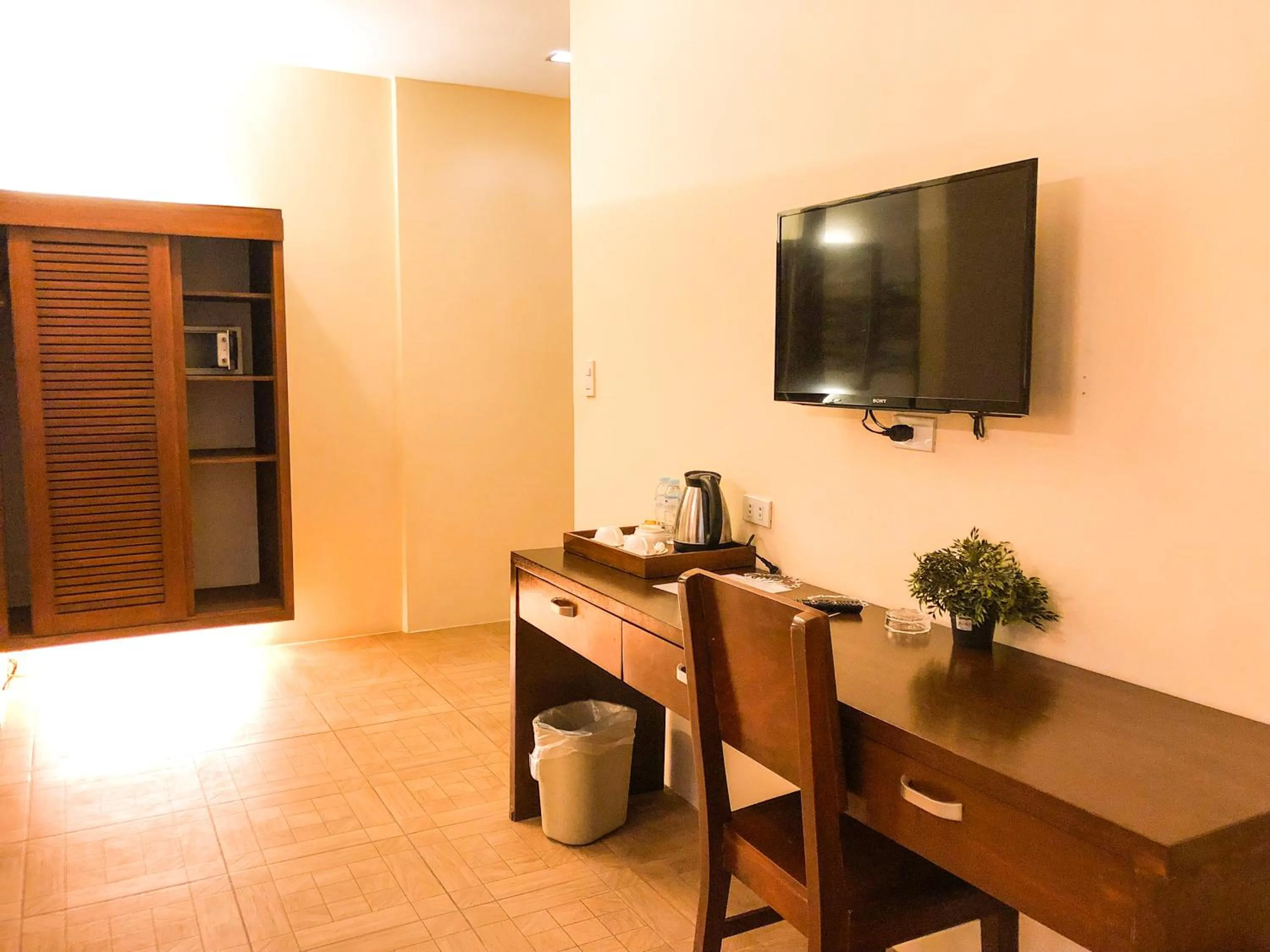 TV and multimedia in The Piccolo Hotel of Boracay