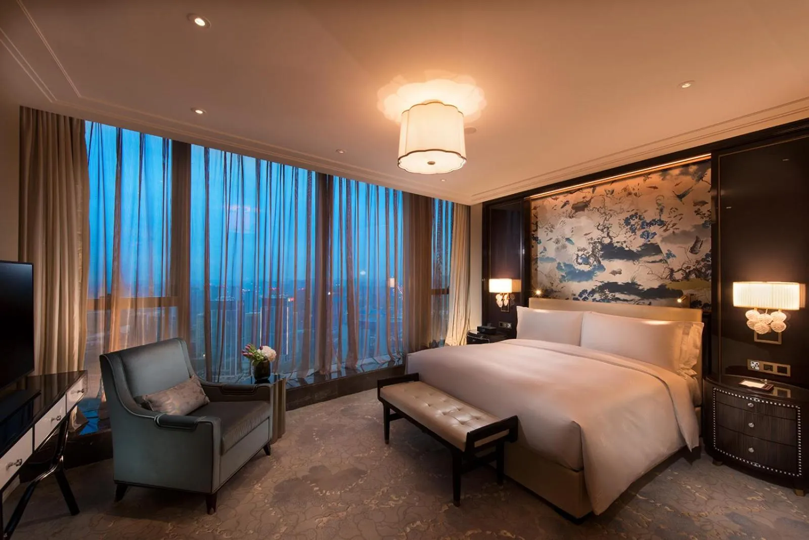 Photo of the whole room, Bed in Waldorf Astoria Chengdu