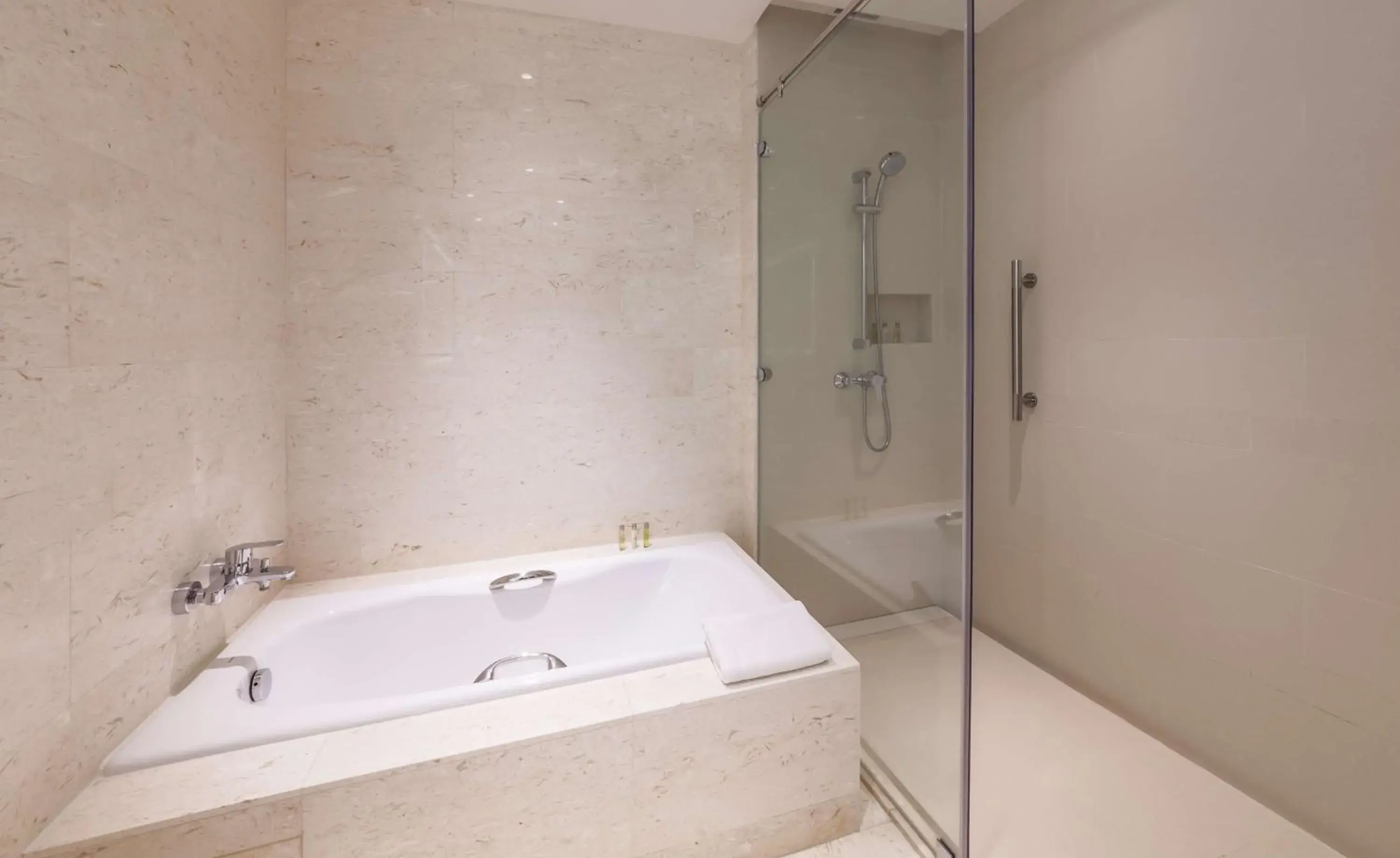 Bathroom in Hilton Garden Inn Hong Kong Mongkok Bathroom in Hilton Garden Inn Hong Kong Mongkok