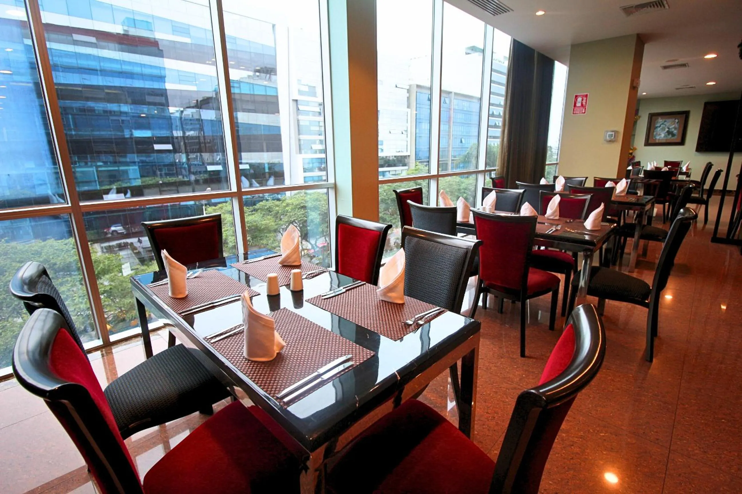 Restaurant/places to eat in Hilton Garden Inn Lima Surco